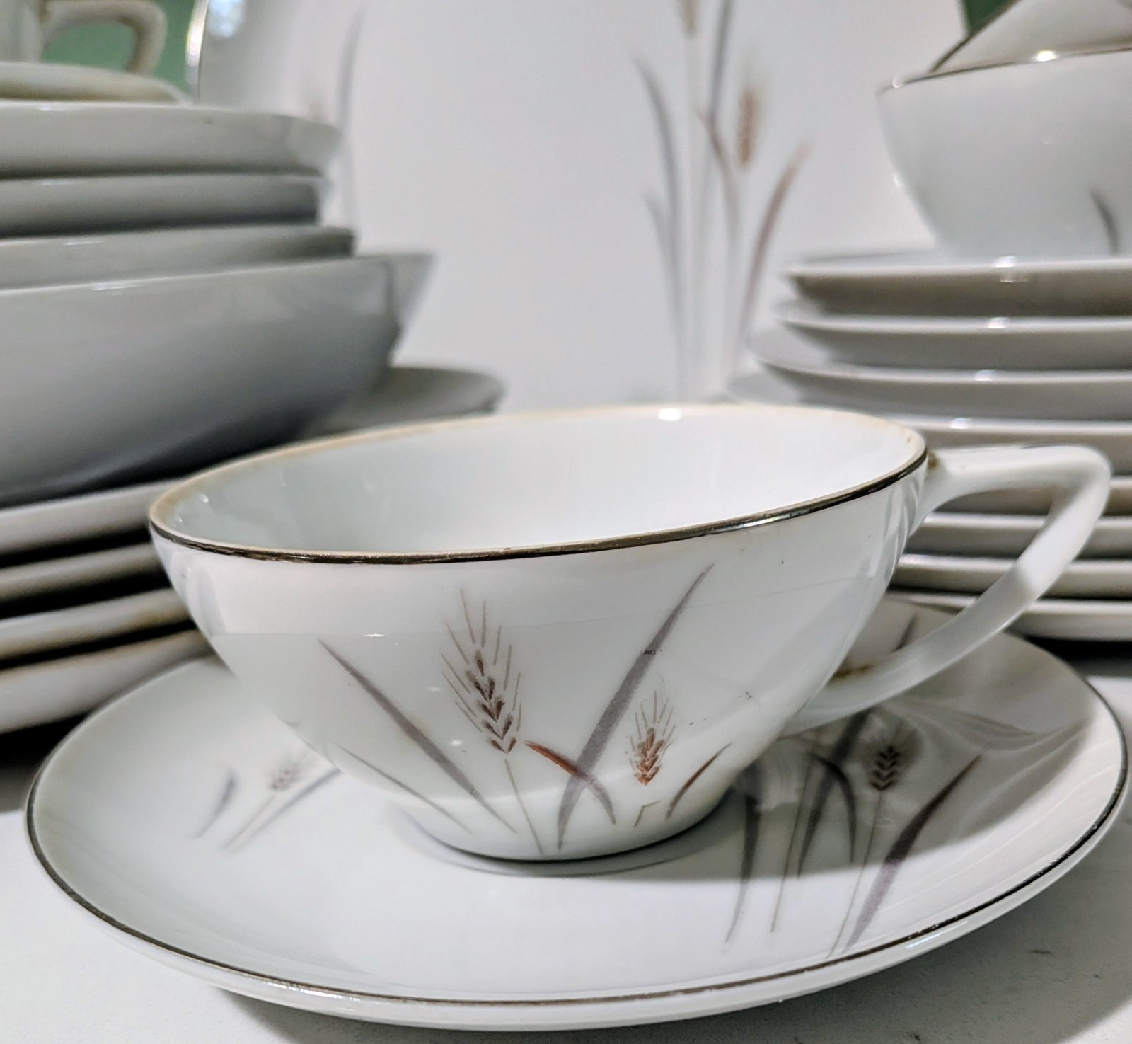 24 pc Set Of Vtg Fine China Japan Platinum Wheat Pattern No Chips Or Cracks