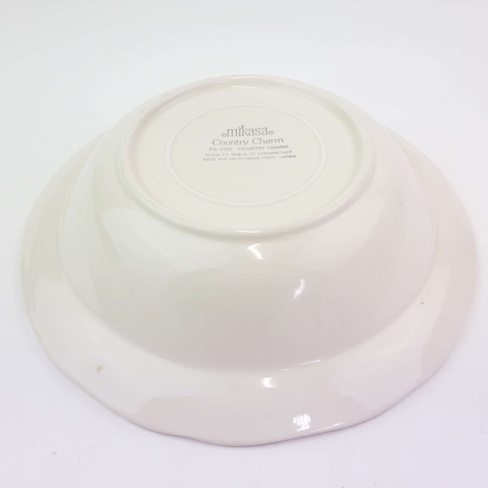 Mikasa Country Charm FG000 Large Serving Bowl Beige Gold Scallop Edge Japan