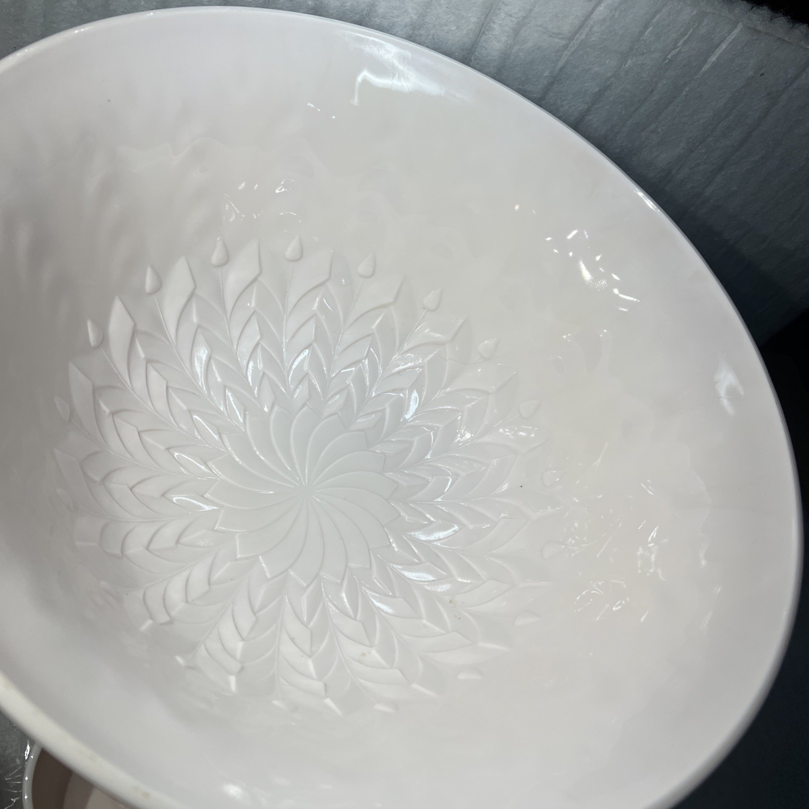 Jeannette Feather Shell Pink Milk Glass Punch Bowl Set 12 cups Vtg 1950’s