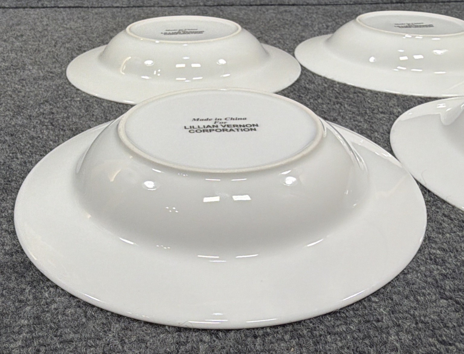 Lillian Vernon Holly & Berries Green LV17 12 pcs Dinner & Salad Plates & Bowls