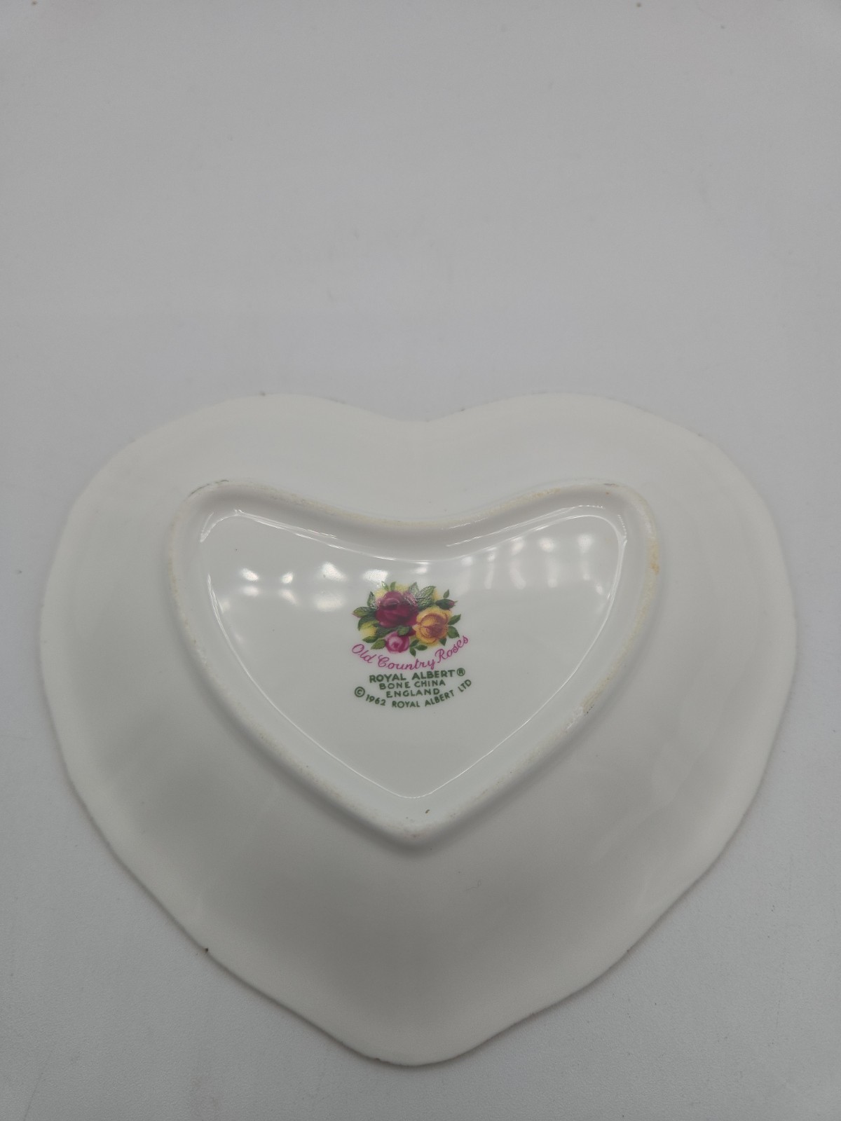 ROYAL ALBERT OLD COUNTRY ROSES HEART SHAPE SMALL TRINKET CANDY DISH