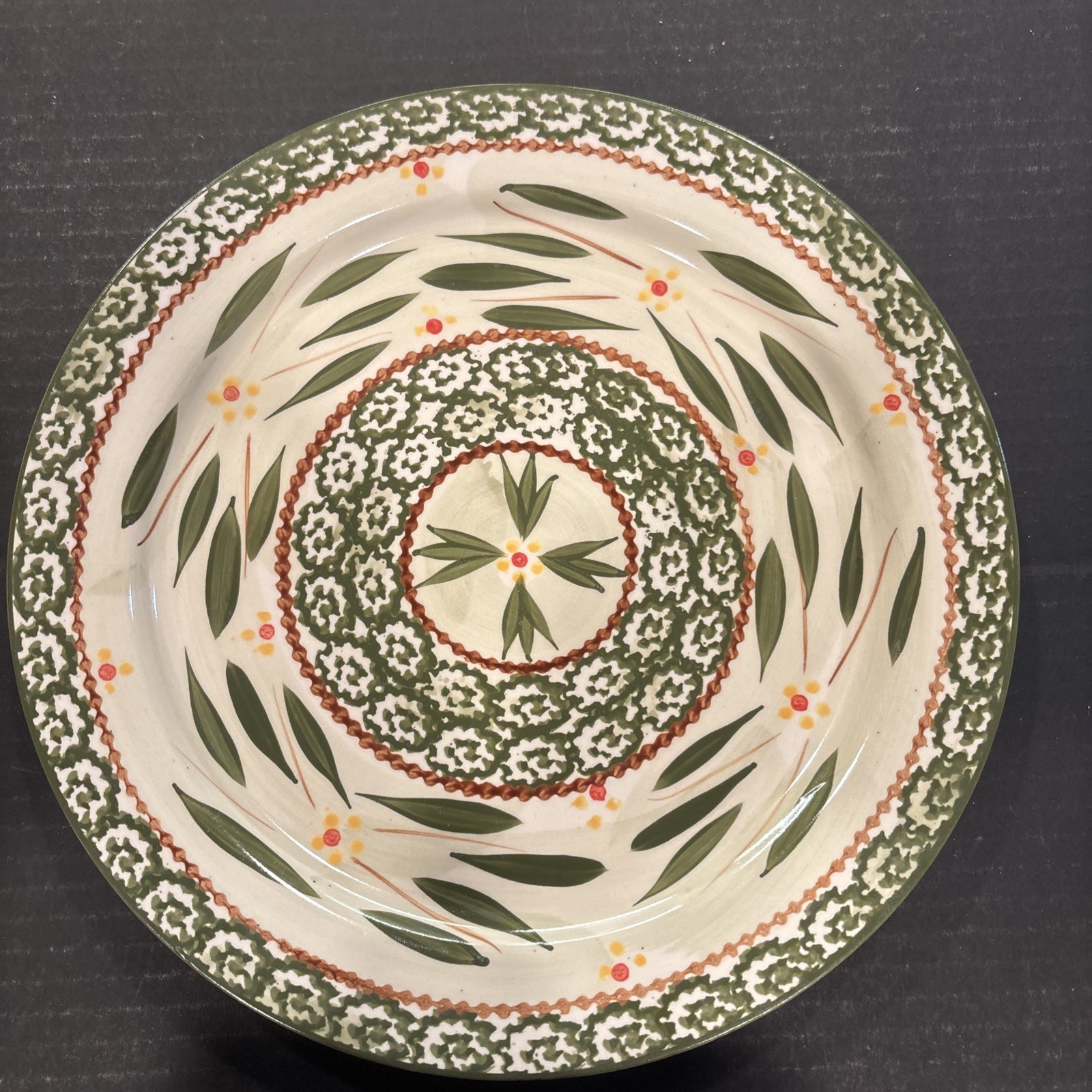 1 TEMPTATIONS BY TARA OLD WORLD GREENS DINNER PLATE 10.25 INCHES