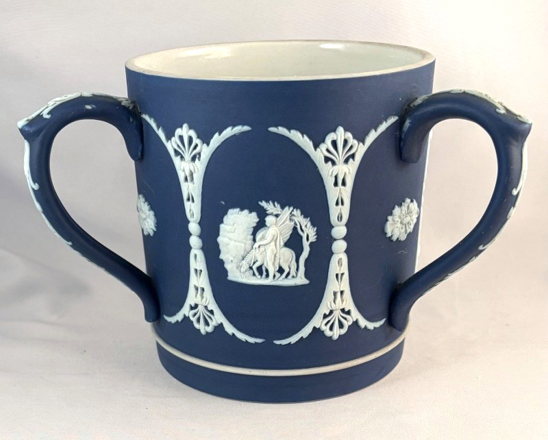 Antique 1903 Wedgwood Jasperware Dark Cobalt Blue Dip 3-Handled Loving Cup / Tyg