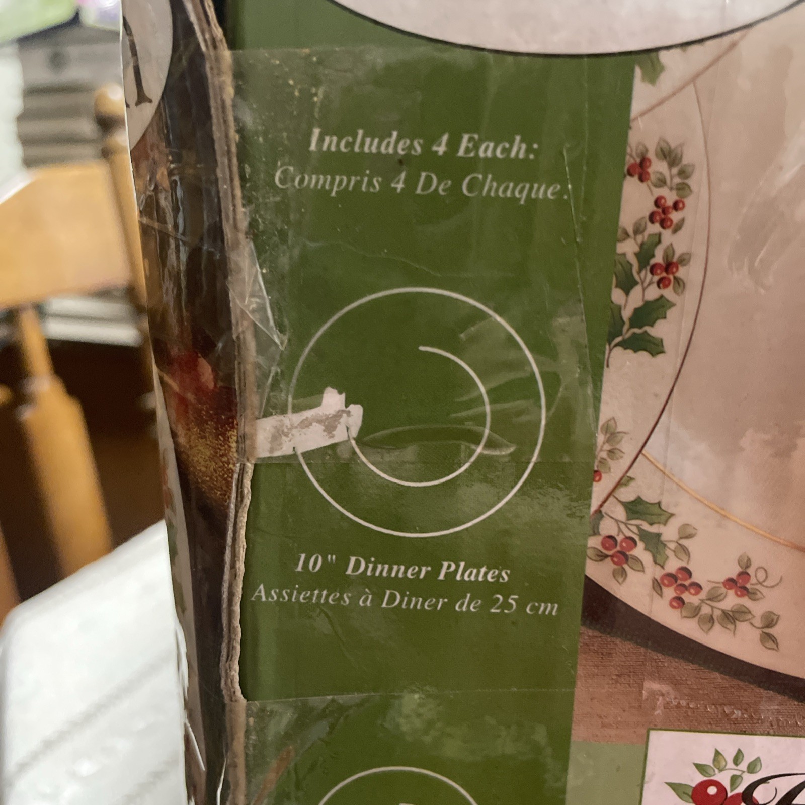 Gibson “Holiday Gold” Holly Berries Christmas 20 Pc Dinnerware Set – New In Box