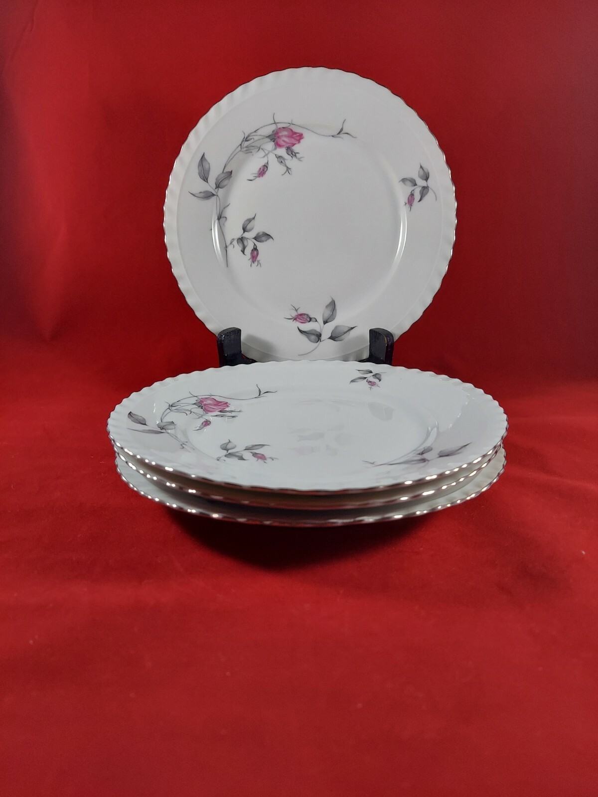 BOHEMIAN FINE CHINA “THERESA” CZECHOSLOVAKIA 4 SALAD PLATES 7 1/2″ DIAMETER.GOOD