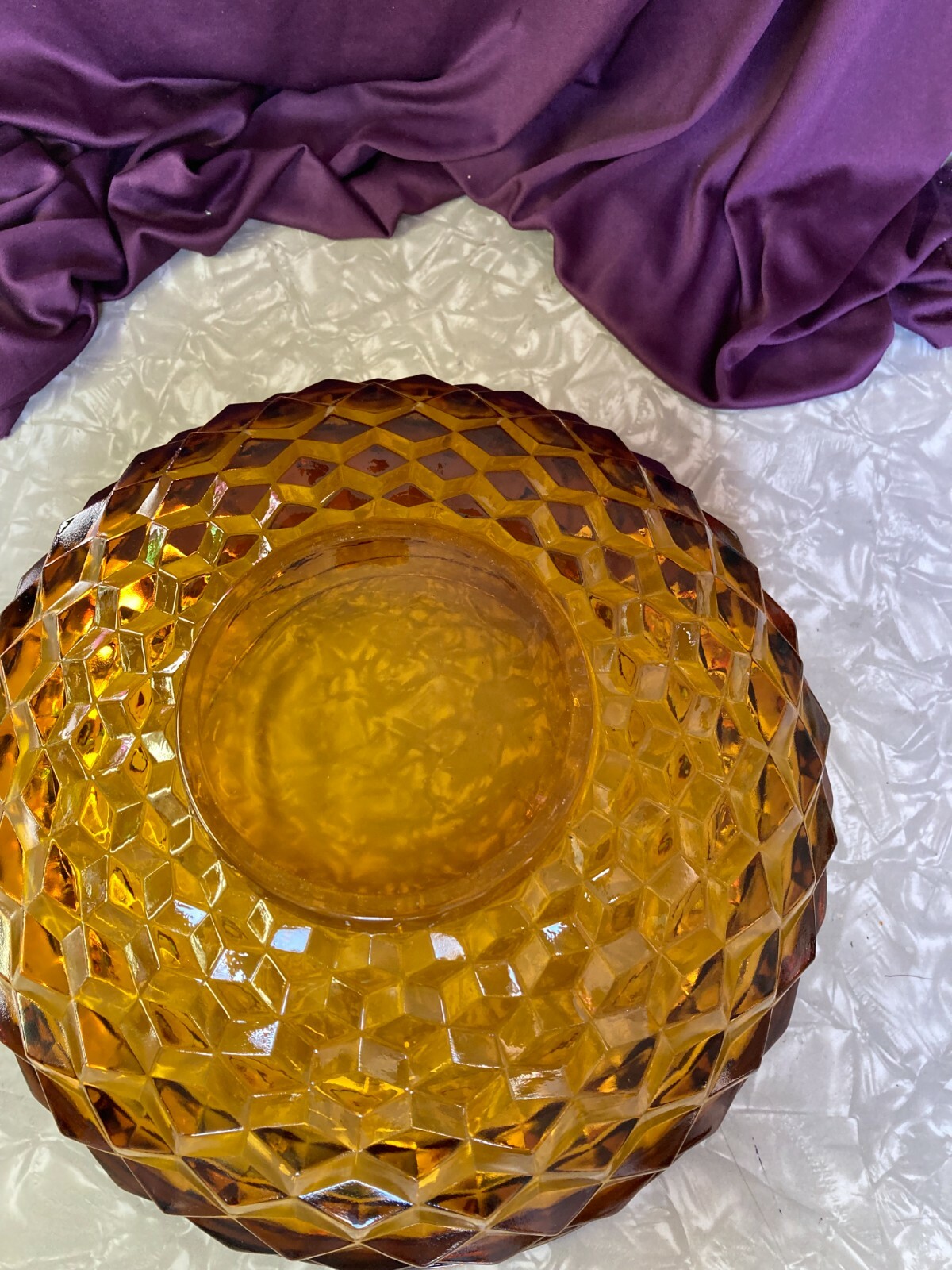 RED POMEGRANTE HIVE SALAD BOWL PRESSED AMBER COLOR GLASS 11 1/2″ 6.5 POUNDS.