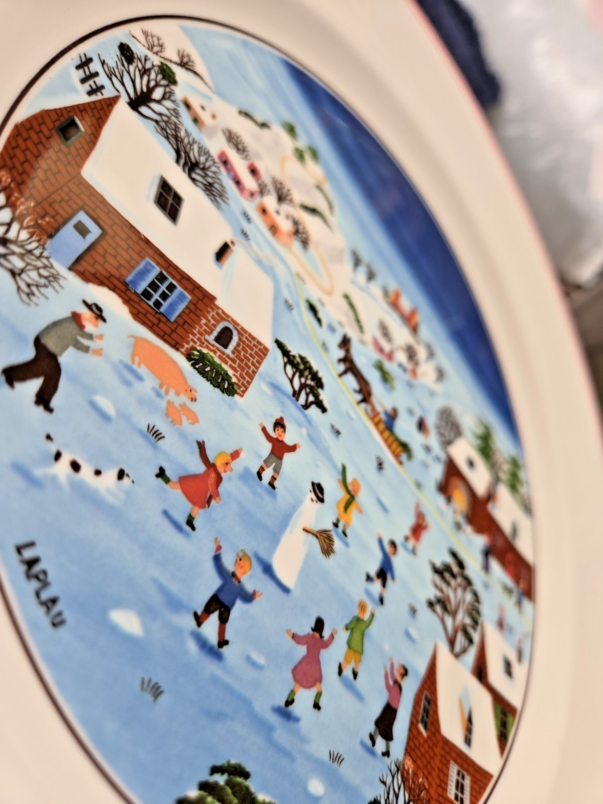 Villeroy & Boch Naif Christmas Snow Scene 10.5″ Porcelain Plate Signed Laplau