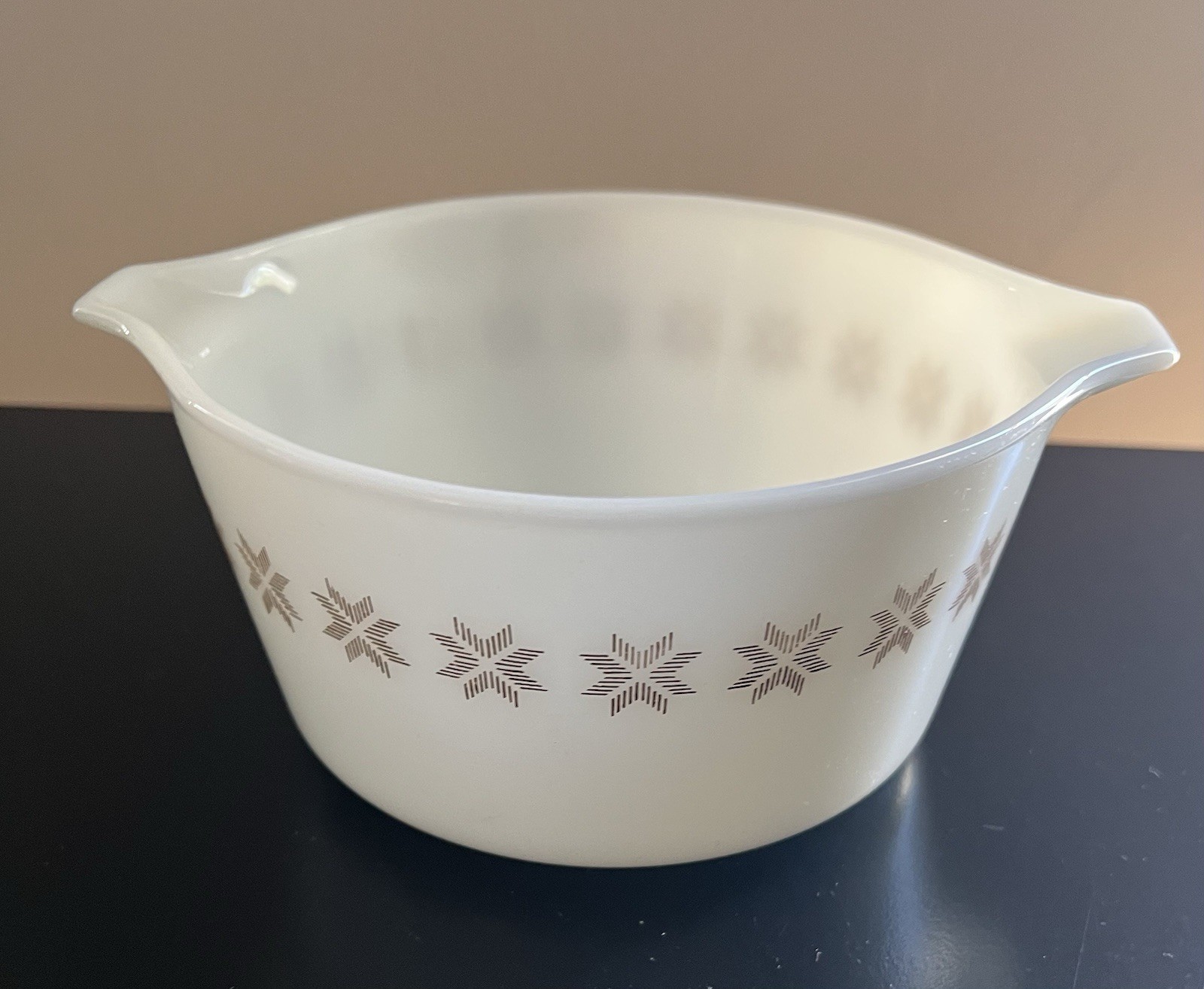Vintage Pyrex #473 Brown Star 1 Qt Round Casserole Dish Town and Country No Lid
