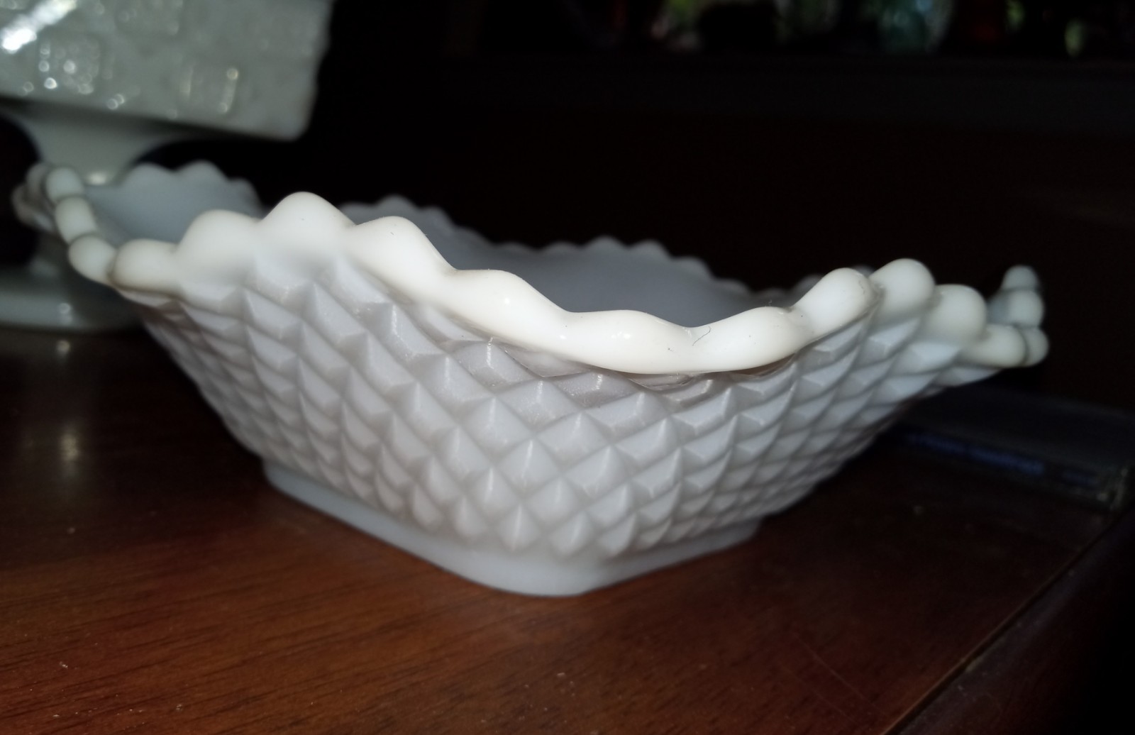 Vintage L.E. Smith Milk Glass Candy Nut Dish Diamond Pattern Scalloped Edge 6″