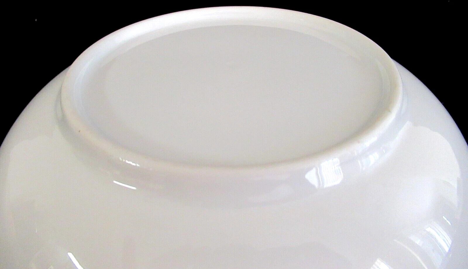 PORCELAIN “SOUP & SALAD / 9-in BOWL” (WHITE) ~ *** 9″ DIAMETER X 2.5″ DEEP ***