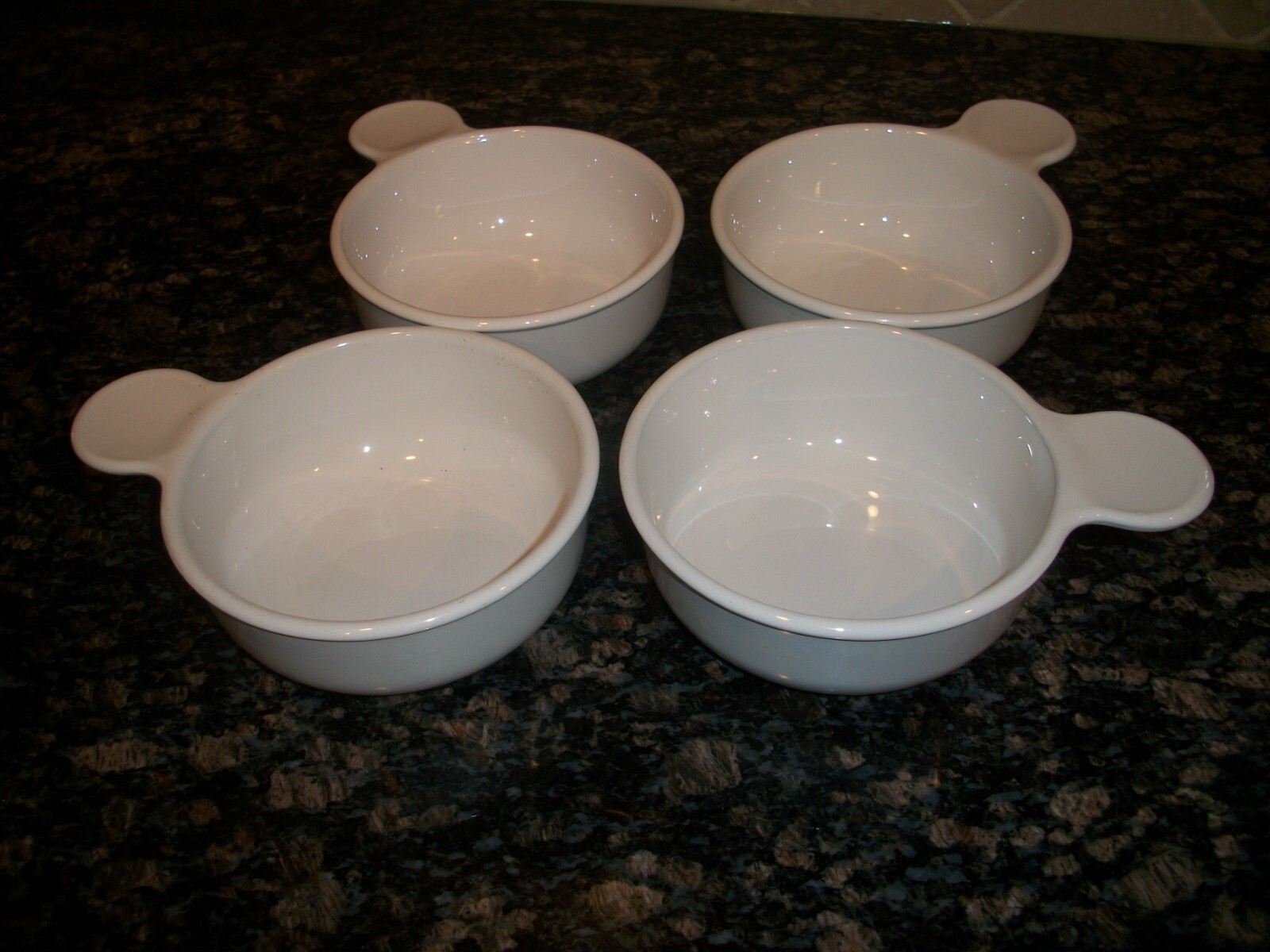 CORNING WARE 4 VTG WHITE GRAB IT BOWLS P-150-B WITH HANDLE 15 OZ. SOUP NO LIDS
