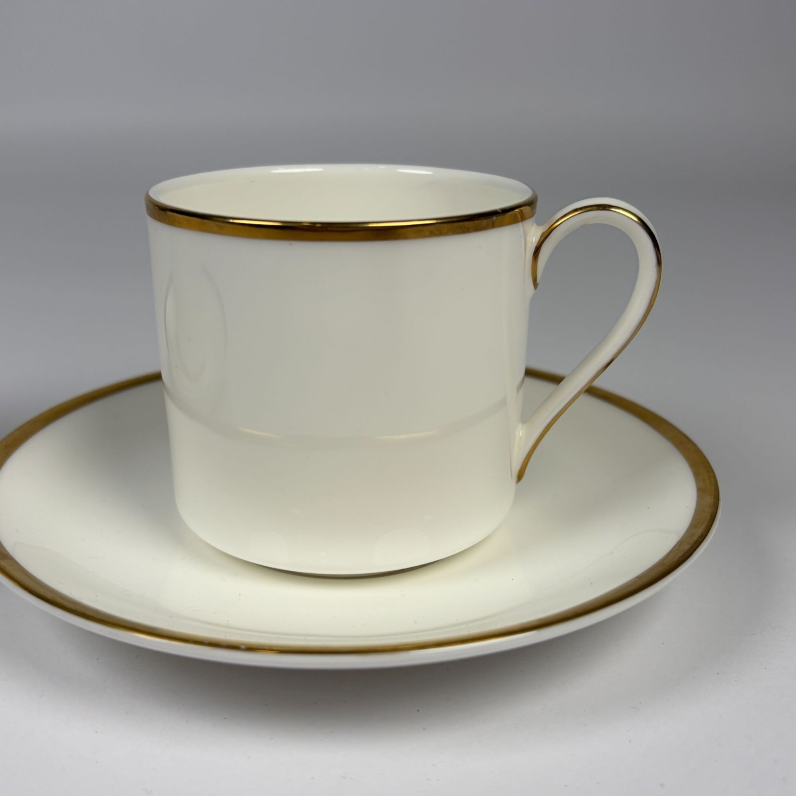 2 Royal Doulton ‘Alice’ Bone China Demitasse Cup & Saucer Sets H5122 England