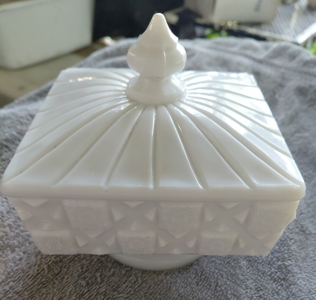 Vtg. Westmoreland Old Quilt Square Ftd. Covered Candy Milk Glass 5″