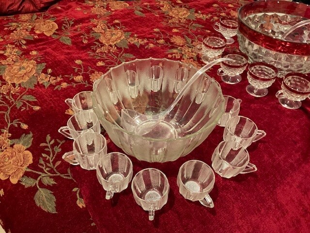 VINTAGE JEANETTE CLEAR GLASS PUNCH BOWL SET – Punch Bowl, Ladle & 13 Cups