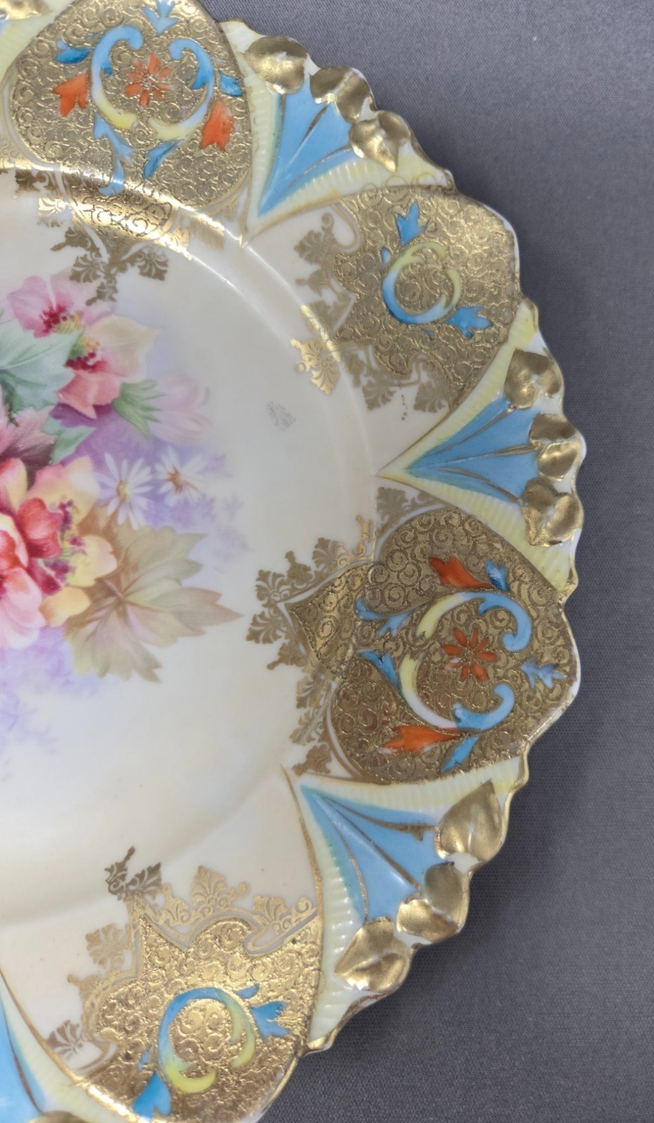 Unmarked RS Prussia Plate Lilly Pads & Scalloped Edge 8″