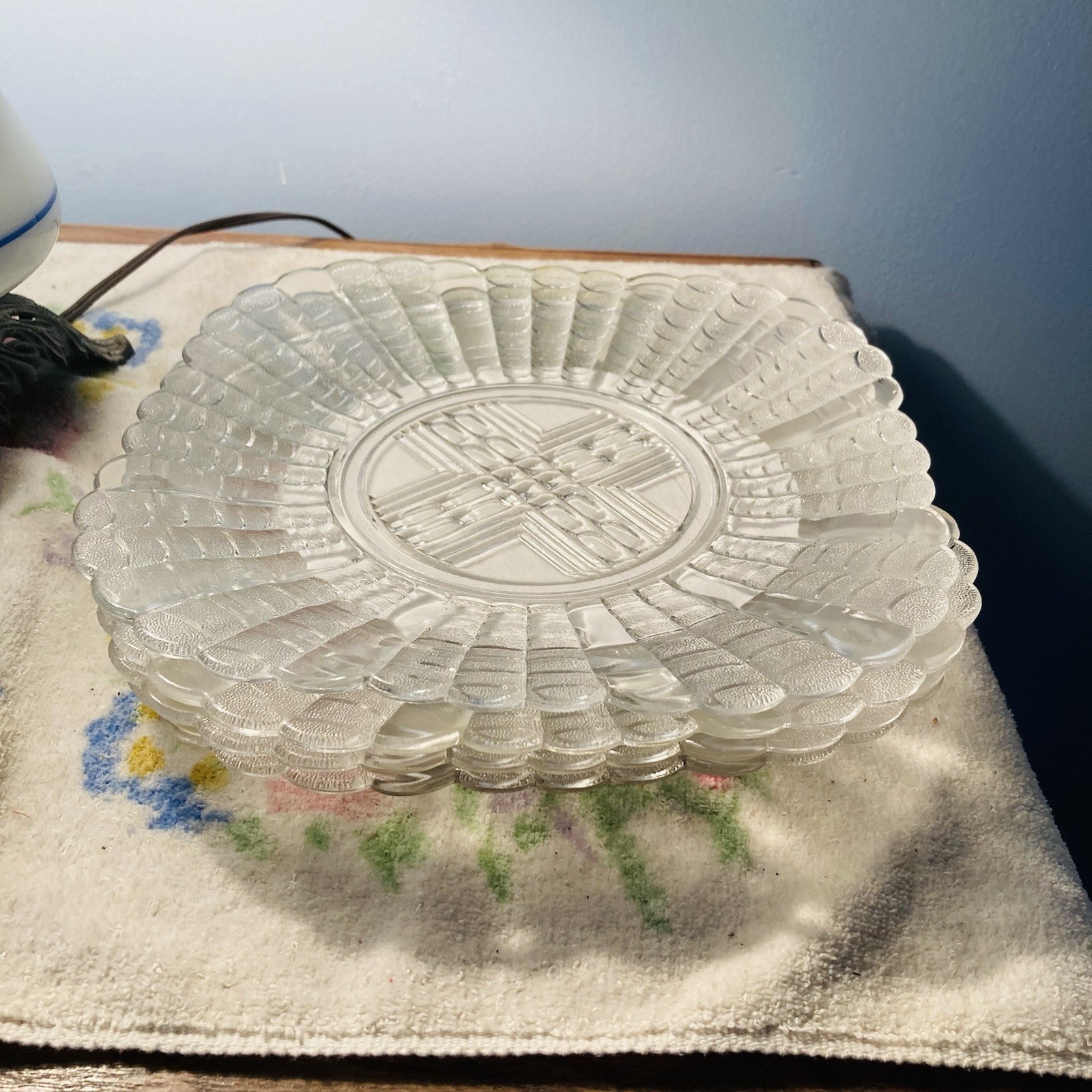 Set Of 4 EAPG Bryce Brothers Coral aka Fishscale 9″ Clear Pattern Glass Plates