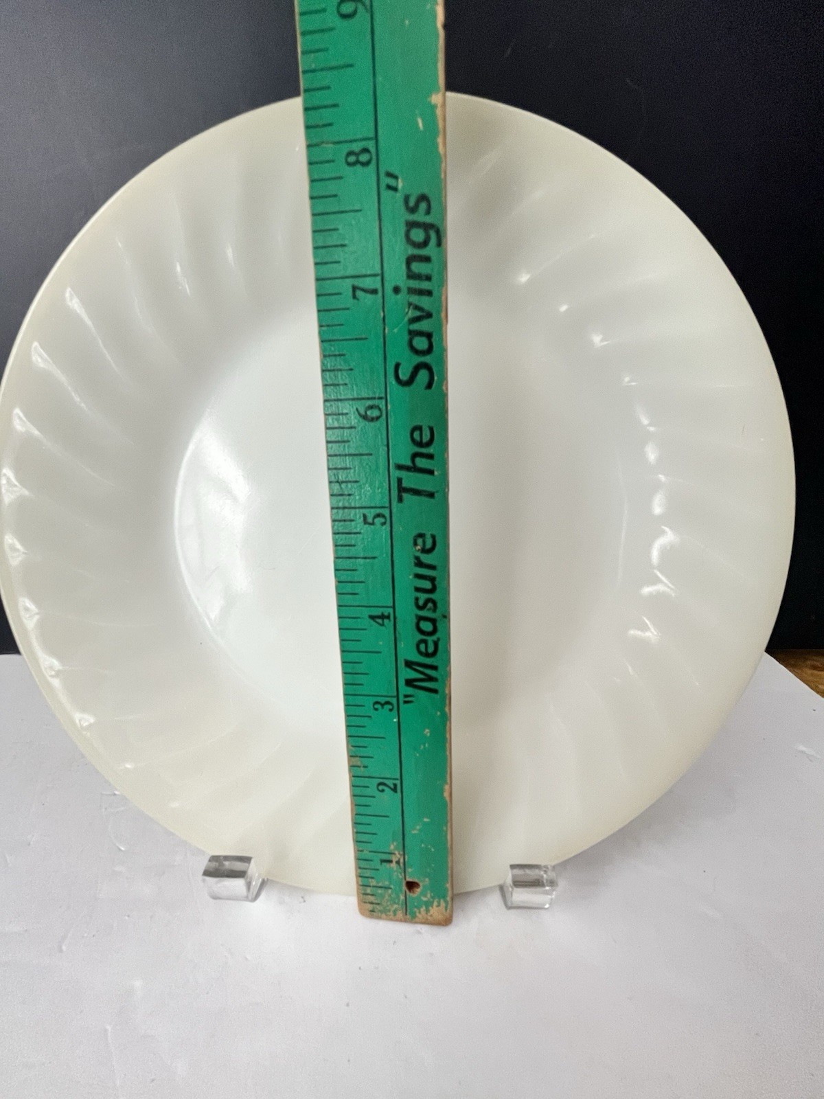 4 Vintage Fire King Oven Ware 9″ Ivory White Milk Glass Swirl Dinner Plates