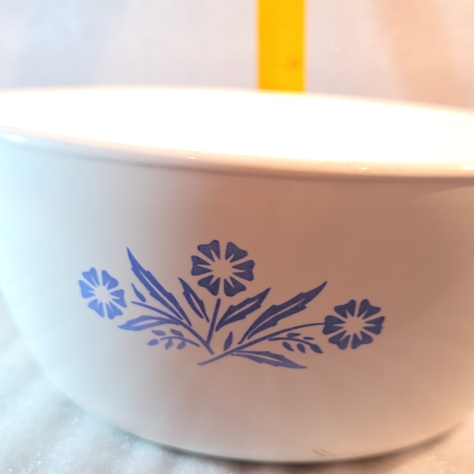 CorningWare Cornflower Blue Casserole Dish 1 1/2 pt Round White/Blue P-82-B