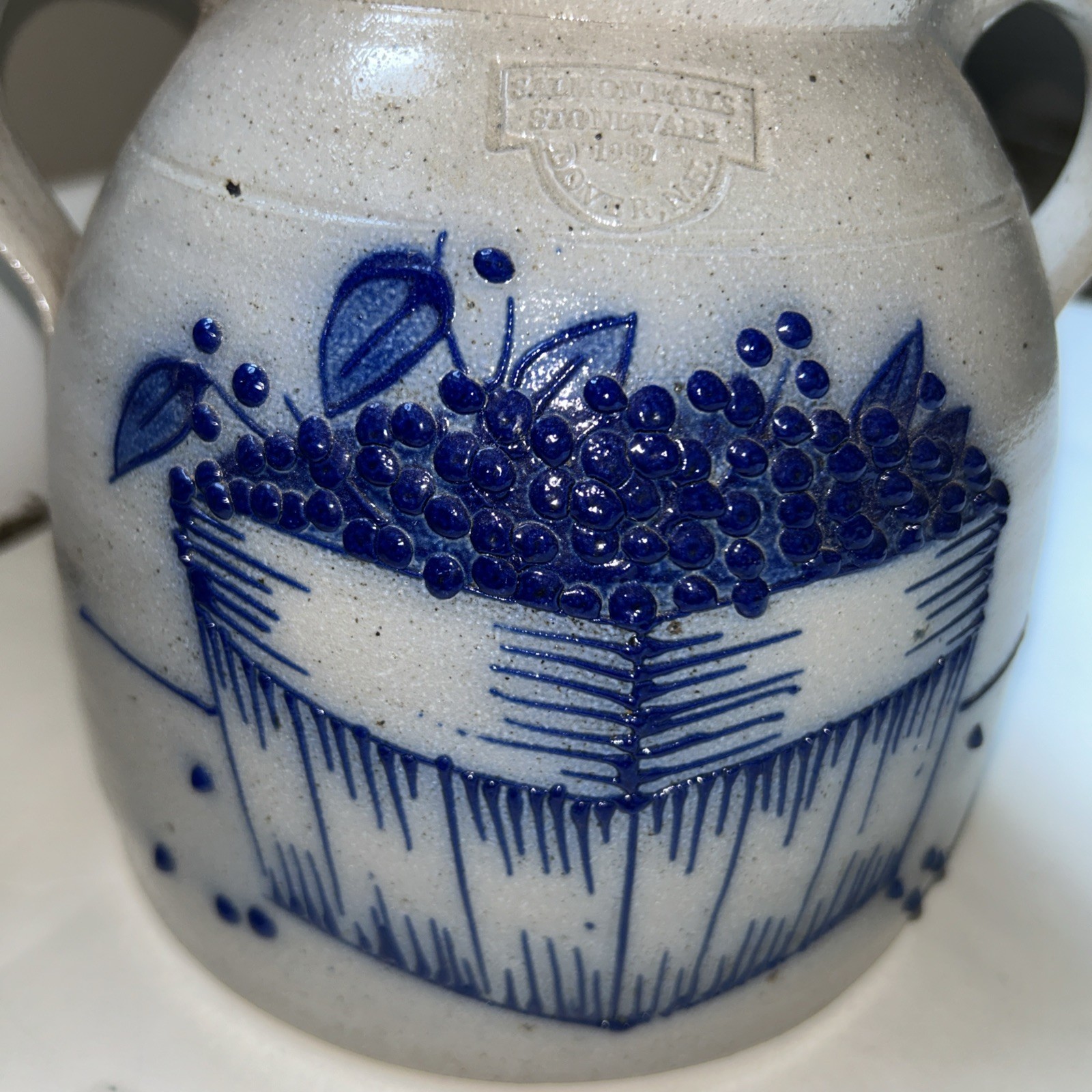 1992 Salmon Falls Pottery Handled & Lid Salt-Glazed Blueberry Basket Bean Pot 7″