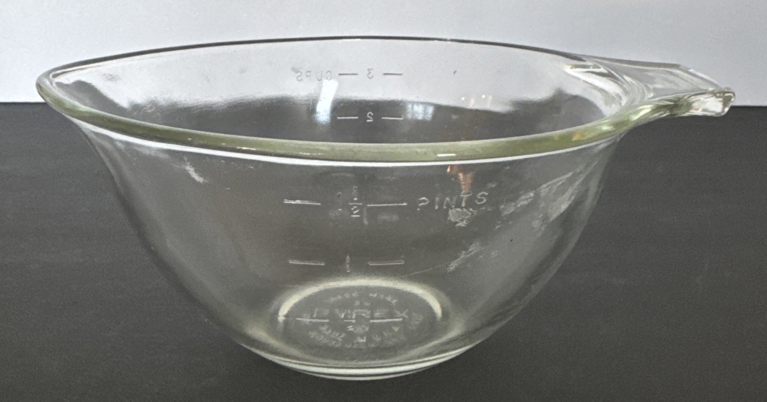 Pyrex Clear Glass Tear Drop 3 Cups Measuring Bowl 1.5 Pints Vintage 1970’s