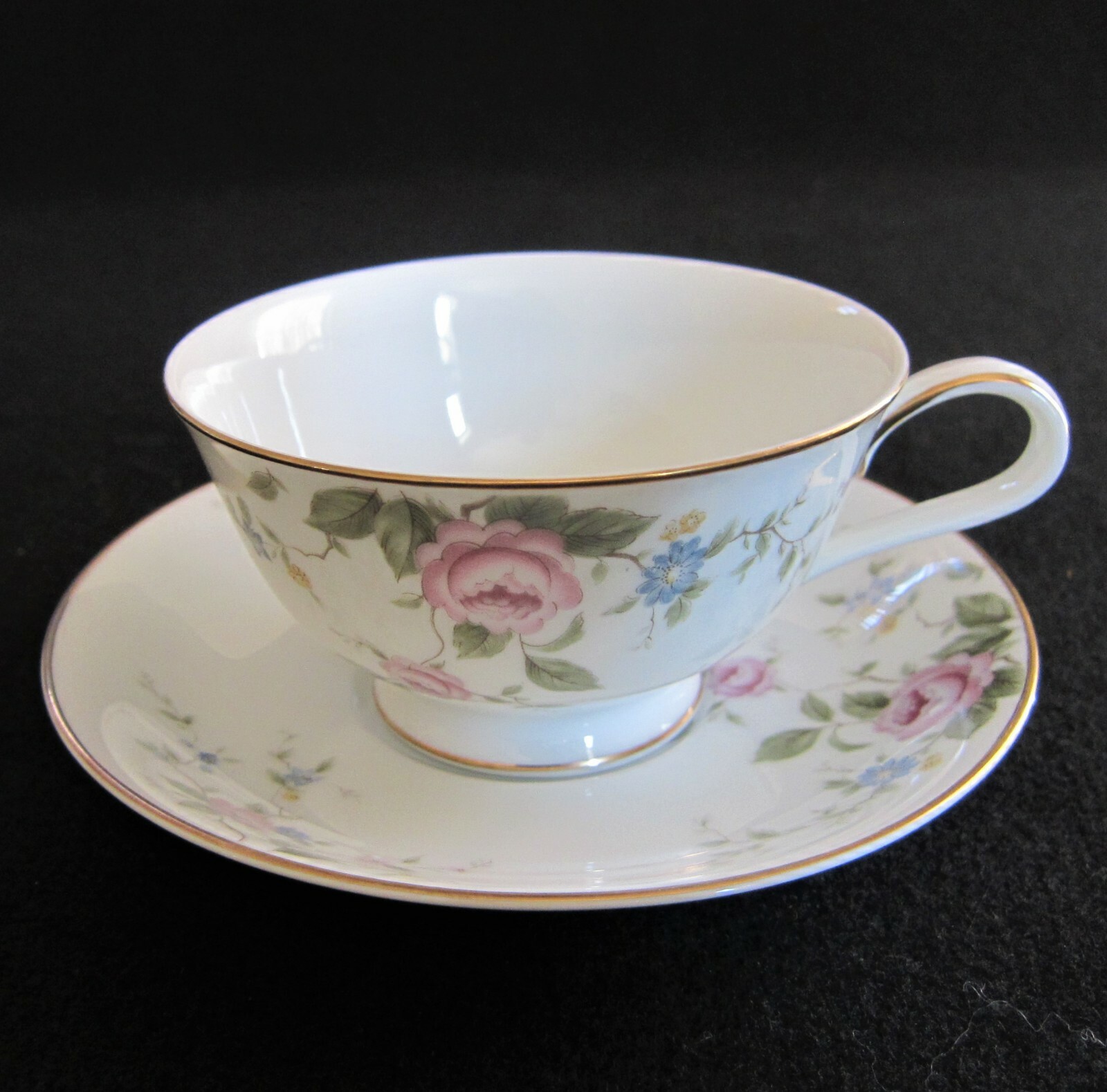 Vintage Noritake Teacups with Saucers Floral on White Gold Trim Firenze 6674