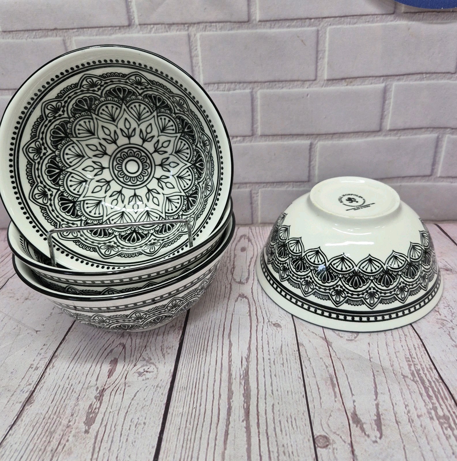 Royal Norfolk Set of 4 Cereal Salad Bowls Black and White 6” Mediterranean~New!