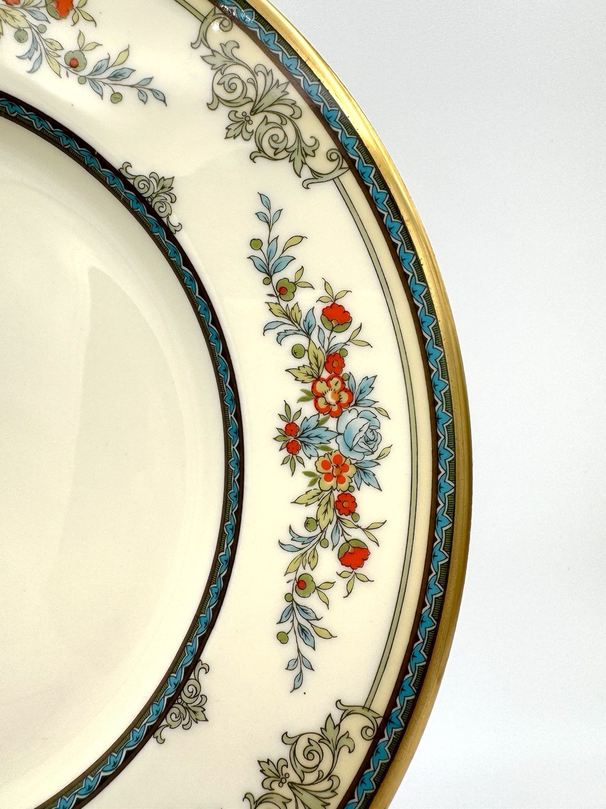 Minton Standwood (Gold Trim) – 5 Piece Place Setting
