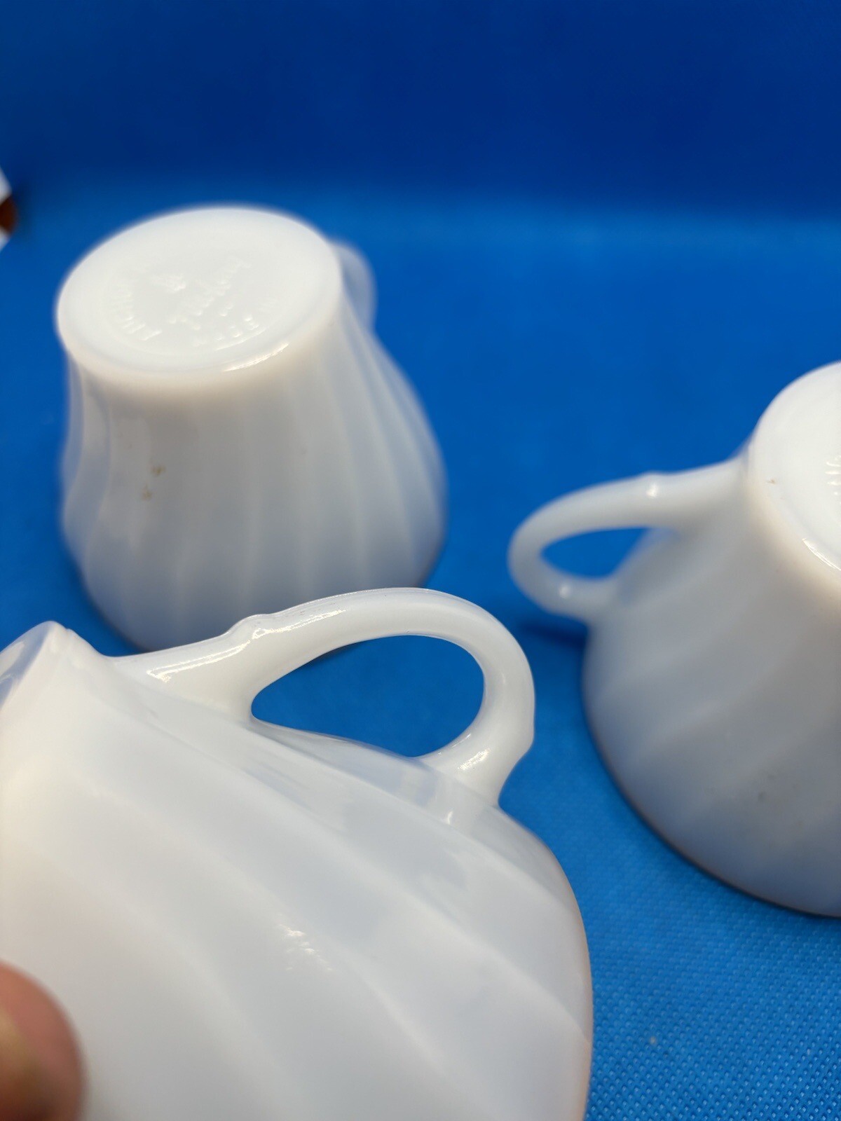 Vintage Anchor Hocking Swirled Milk Glass With Gold Trim Cup Set of 3
