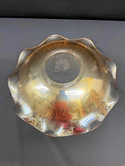CARNIVAL GLASS STYLE / DEPRESSION GLASS BOWL IRIDESCENT