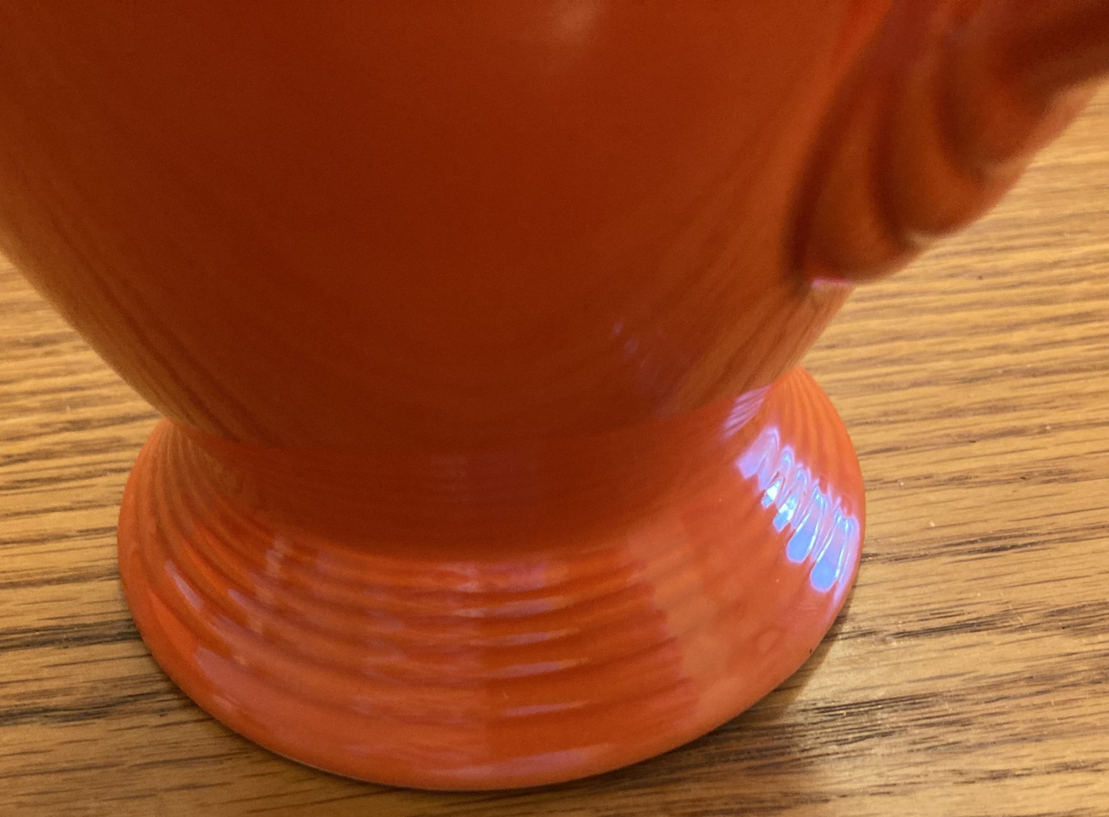 Vintage Fiesta coffee pot with lid in “radioactive” red (exc.) (1936-1959)