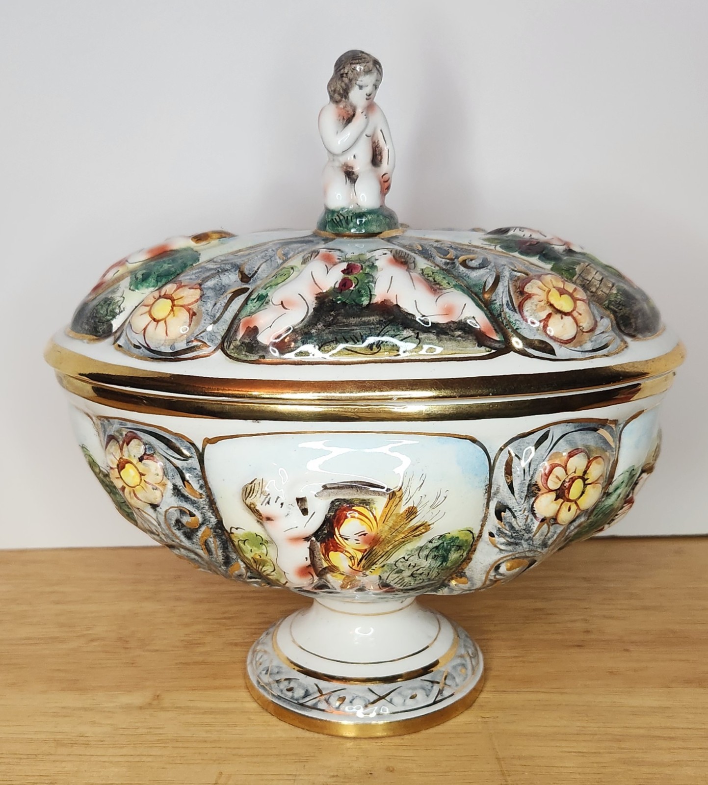 Italian Vintage Capodimonte Porcelain Covered Compote Cherub Hand Painted