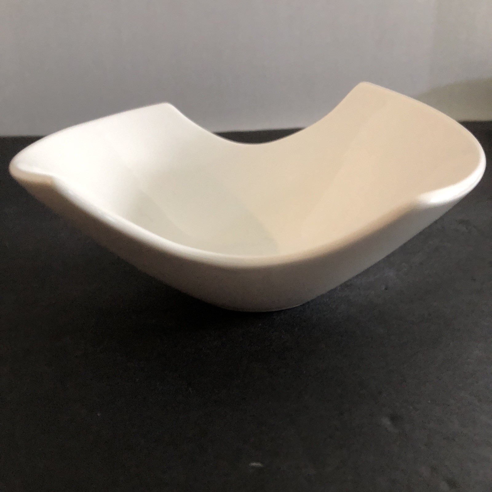 10 Strawberry Street Samurai Cereal Bowls 7.25″ Asymmetrical White