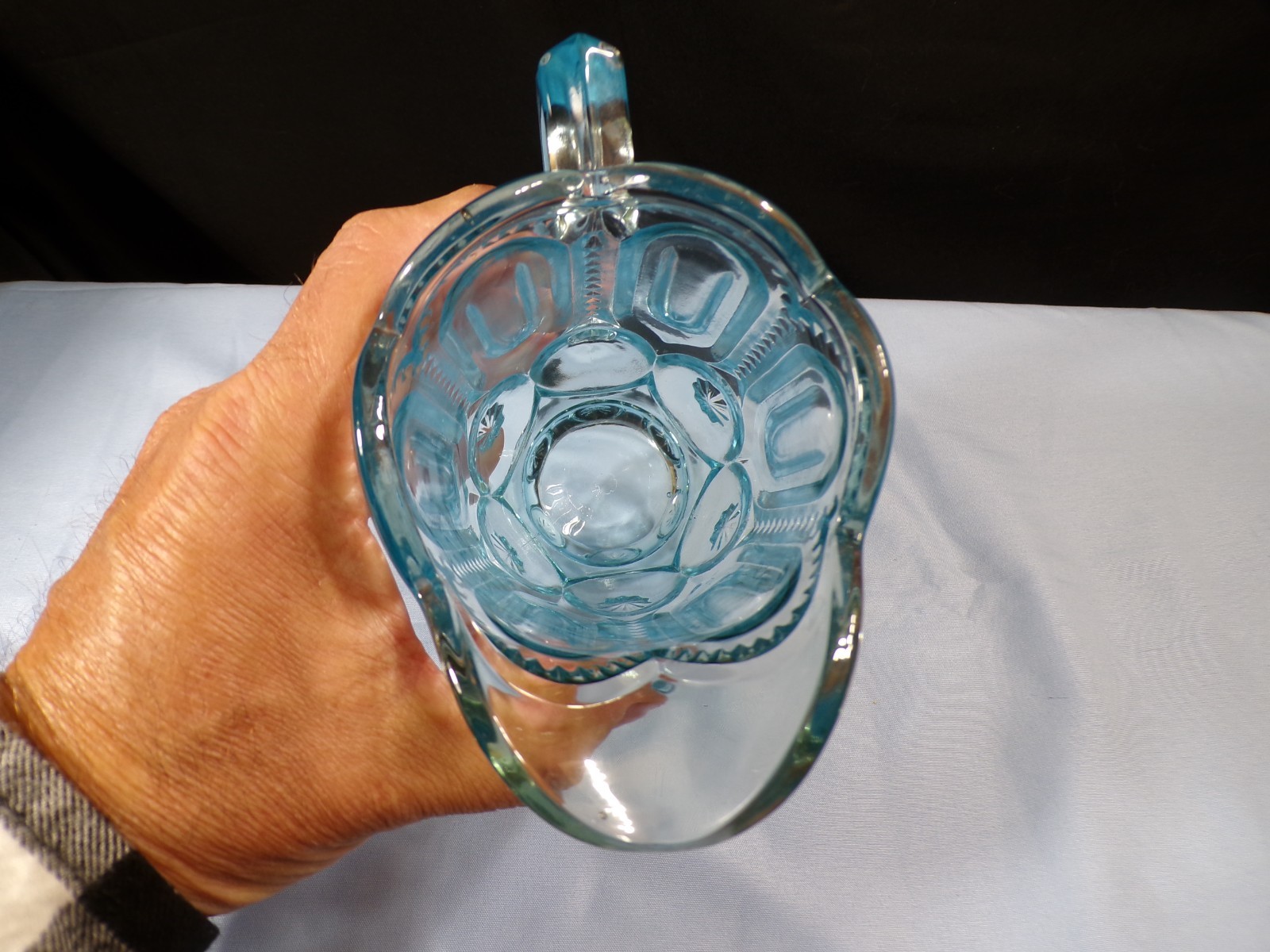 L.E. Smith Light Blue Glass Moon & Stars Creamer or Pitcher 6 1/4″ Tall