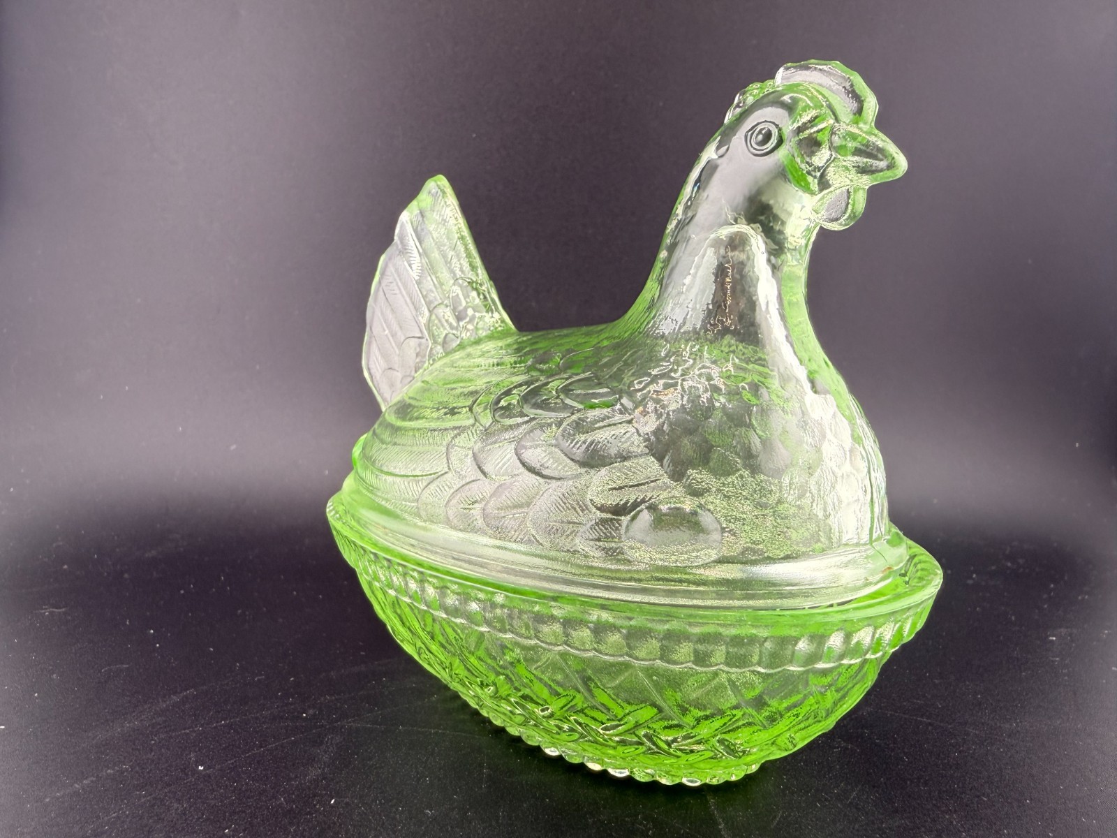 Wilkerson Glass USA Green Vaseline Uranium Glass Hen on Nest Covered Dish – 4.5″