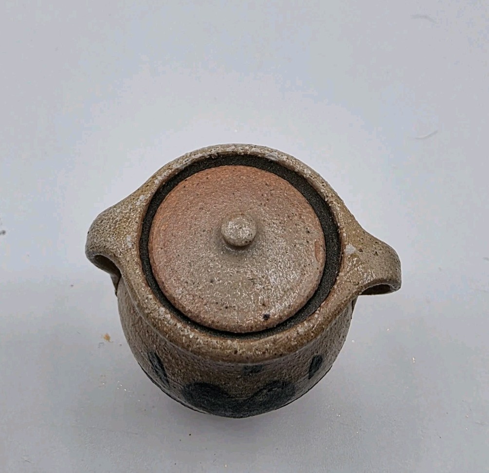 Vintage Rowe Pottery Miniature Lidded Bean Pot Salt Glaze Mini Crock Heart 1.5″
