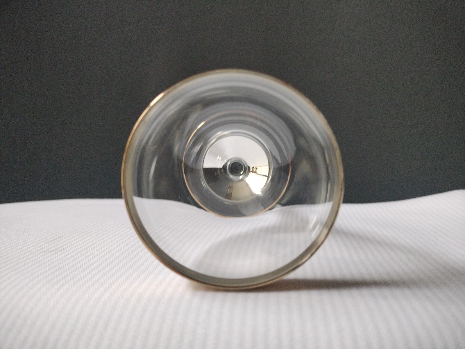 Gold Trim Crystal Goblet Wine Glass 5″5×2″5 high Set Of 4 See Picture