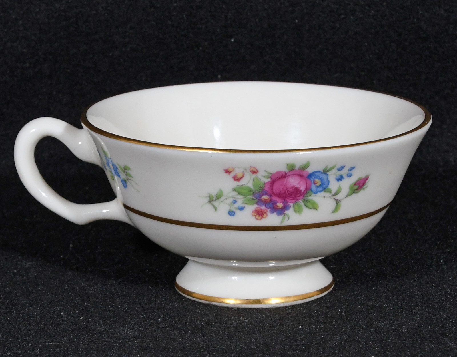 Lenox Rose J300 Cup 2″ Tall & Saucer 5 5/8″ Gold Trim