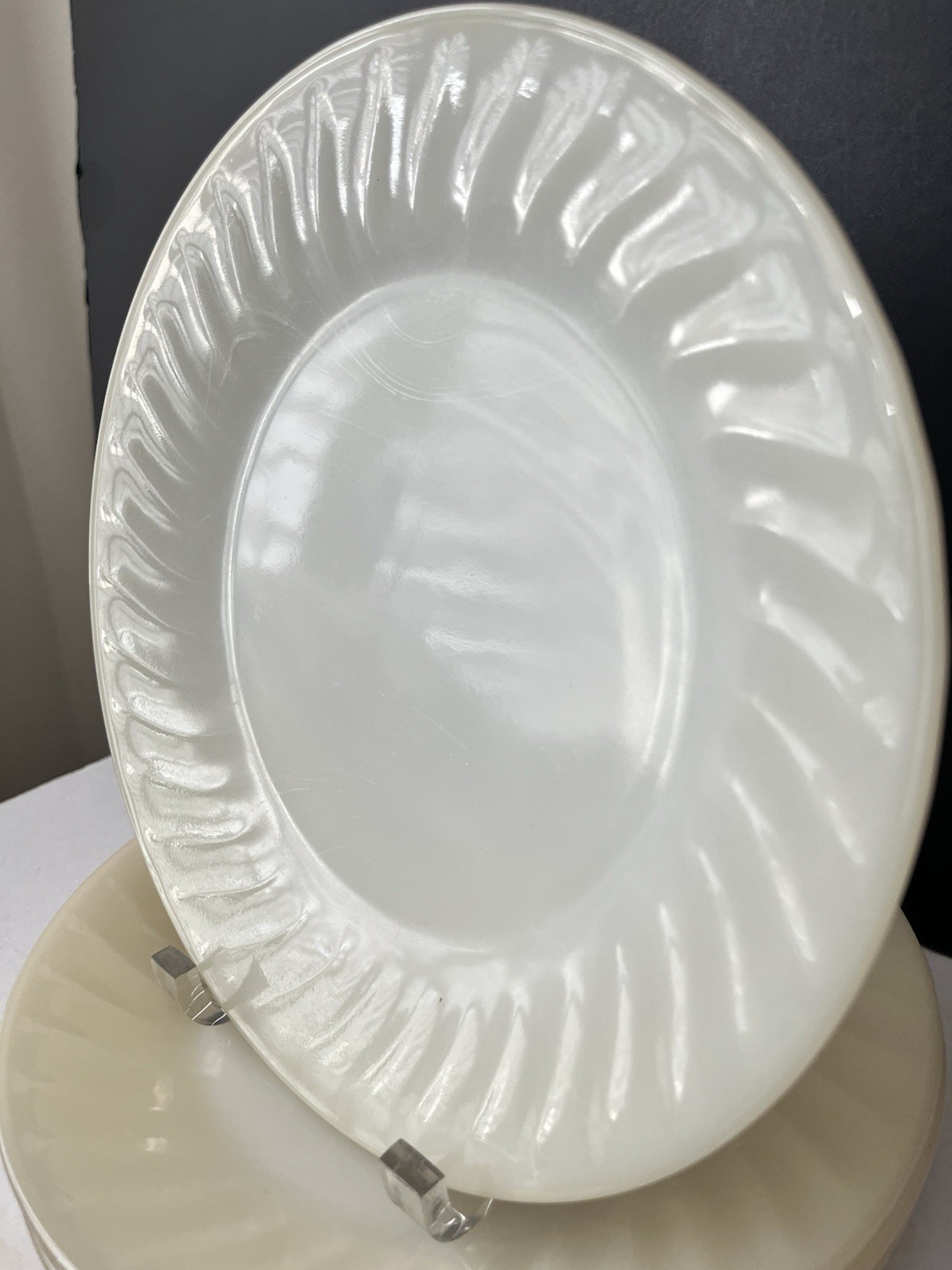 4 Vintage Fire King Oven Ware 9″ Ivory White Milk Glass Swirl Dinner Plates