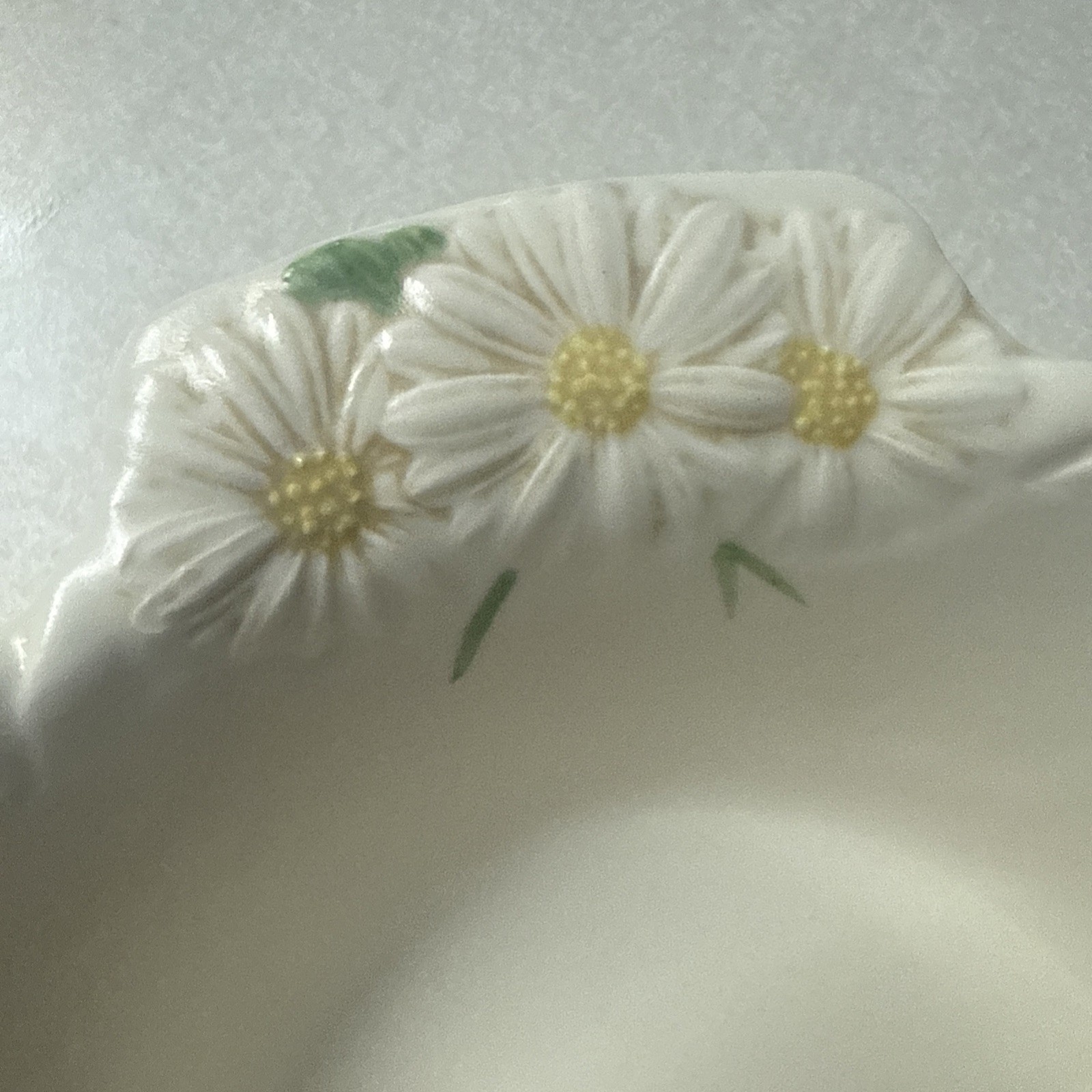 Metlox Poppytrail Sculptured Daisy Divided Serving Bowl Dish 8 Inch Cottagecore