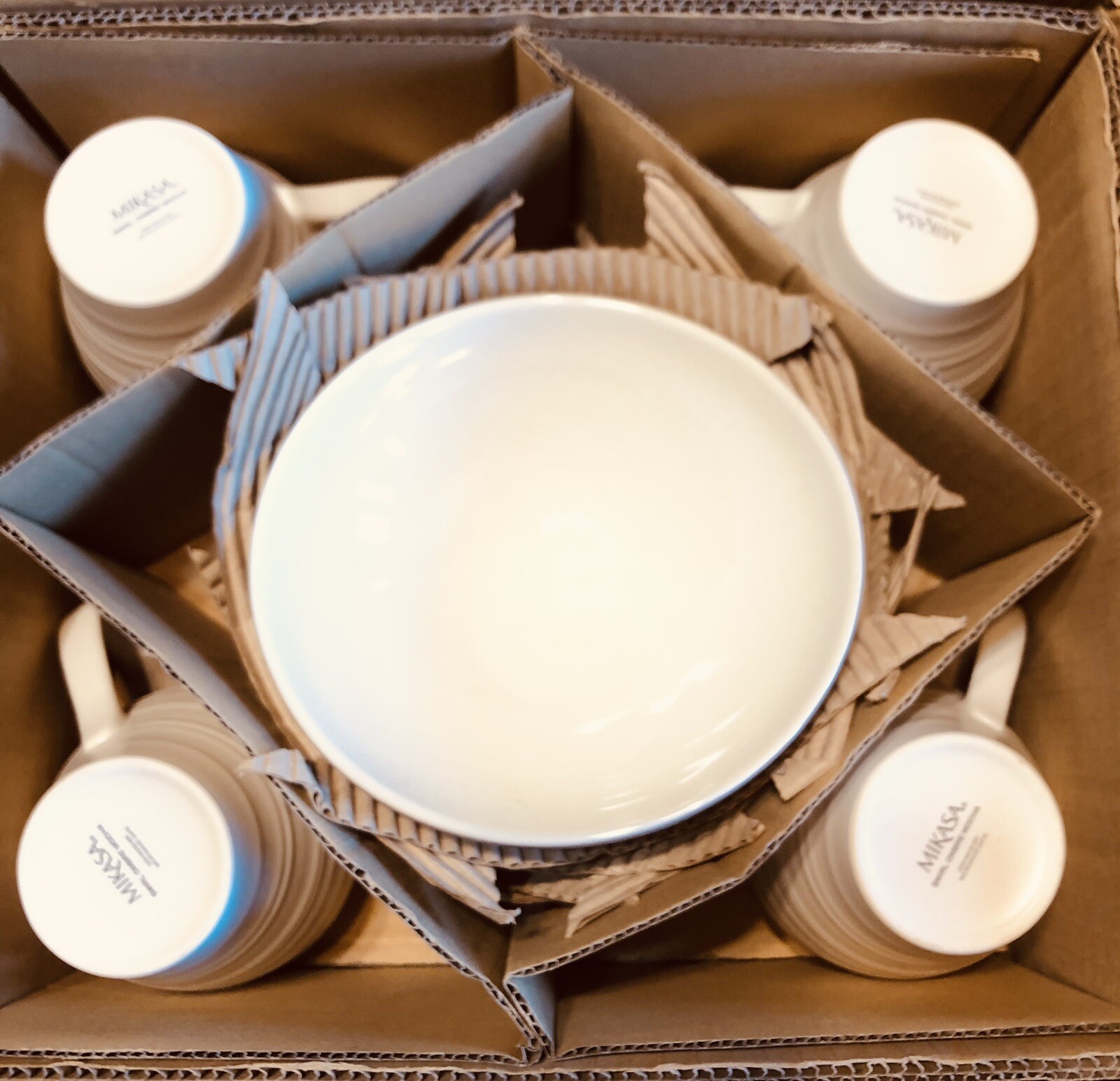 Mikasa Swirl Ombre 15-Piece Dinnerware Set in Mocha – MISSING ONE BOWL