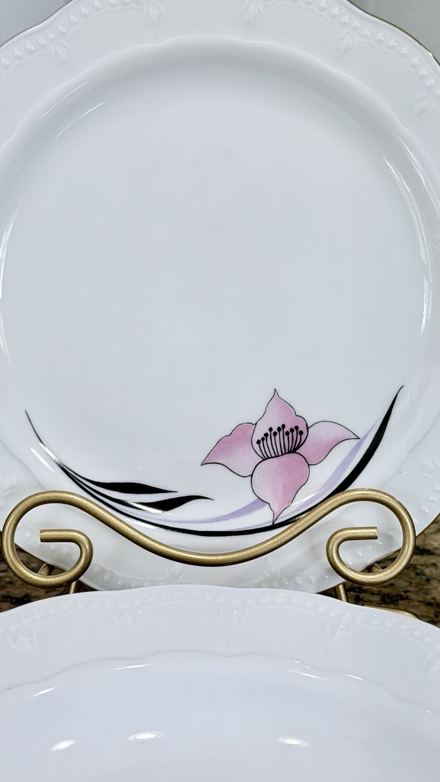 Danish Design Atelier Imported Pink Floral 8 Pc Dinnerware Set Scallop Gold Rim
