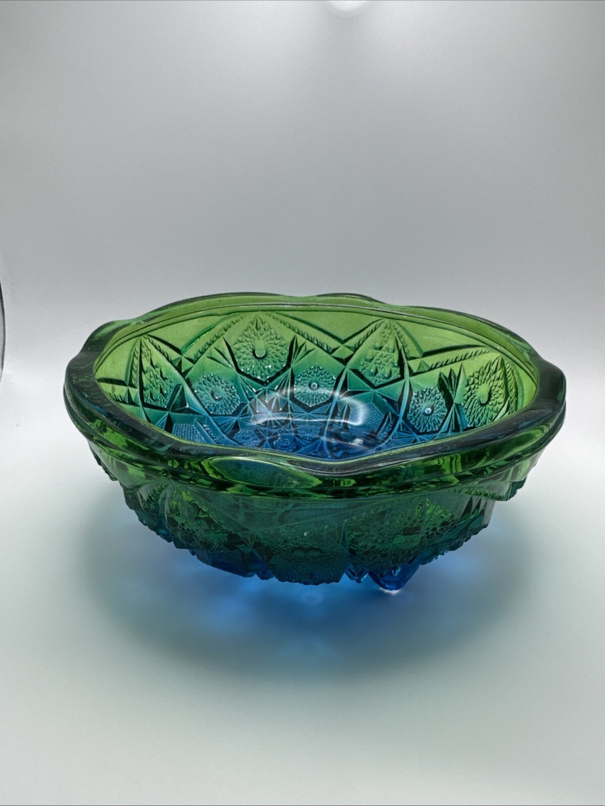 Vintage Jeannette Glass 7″ Green Blue Ombre’ Flashed Bowl