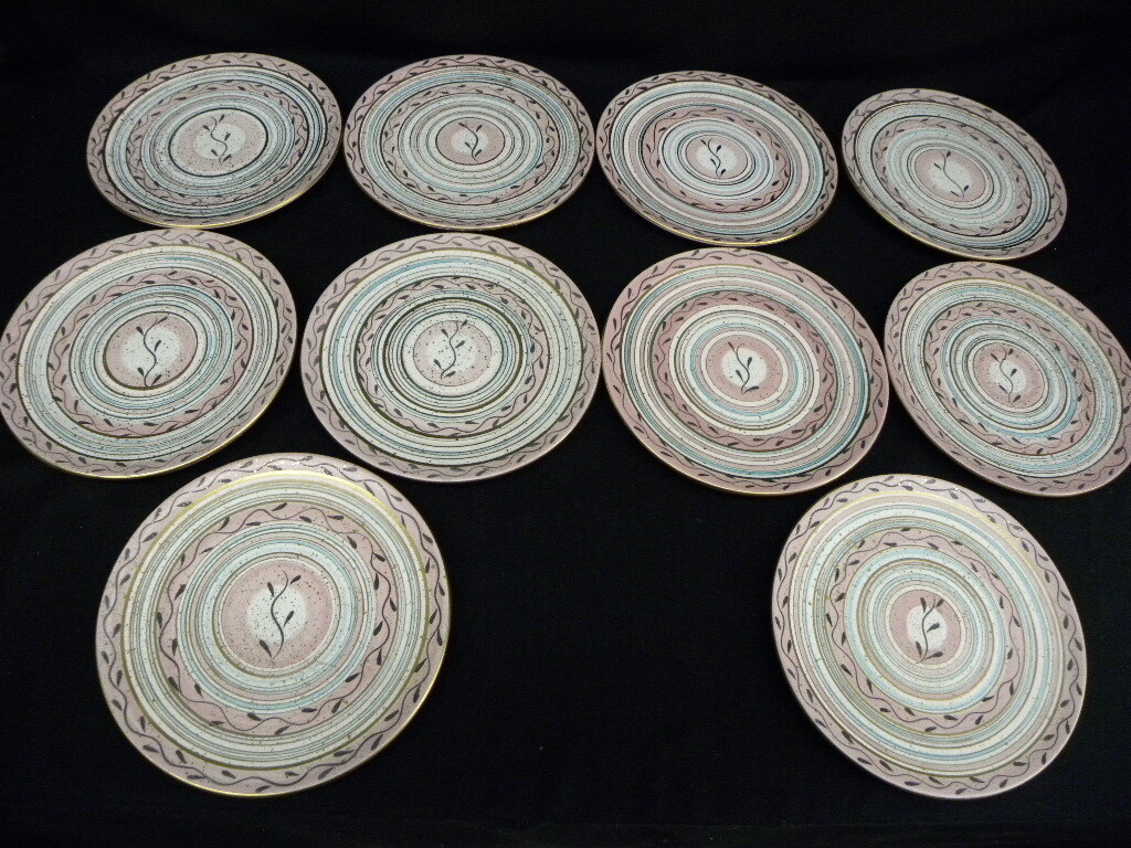 Set of 10 1950’s Circular Pink & Gold Speckles CA Pottery 10 1/2″ Dinner Plates