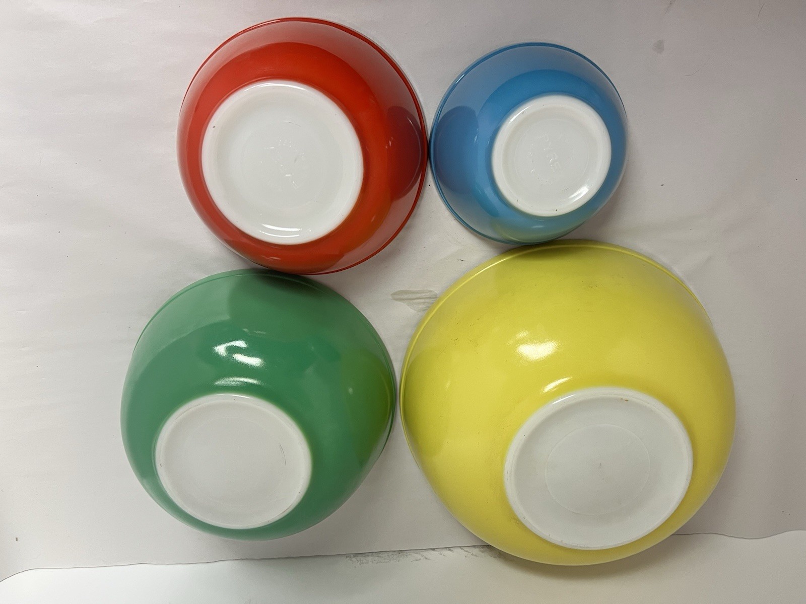 Vintage Pyrex Primary Colors Nesting Bowls Set Of 4 Red Yellow Green Blue
