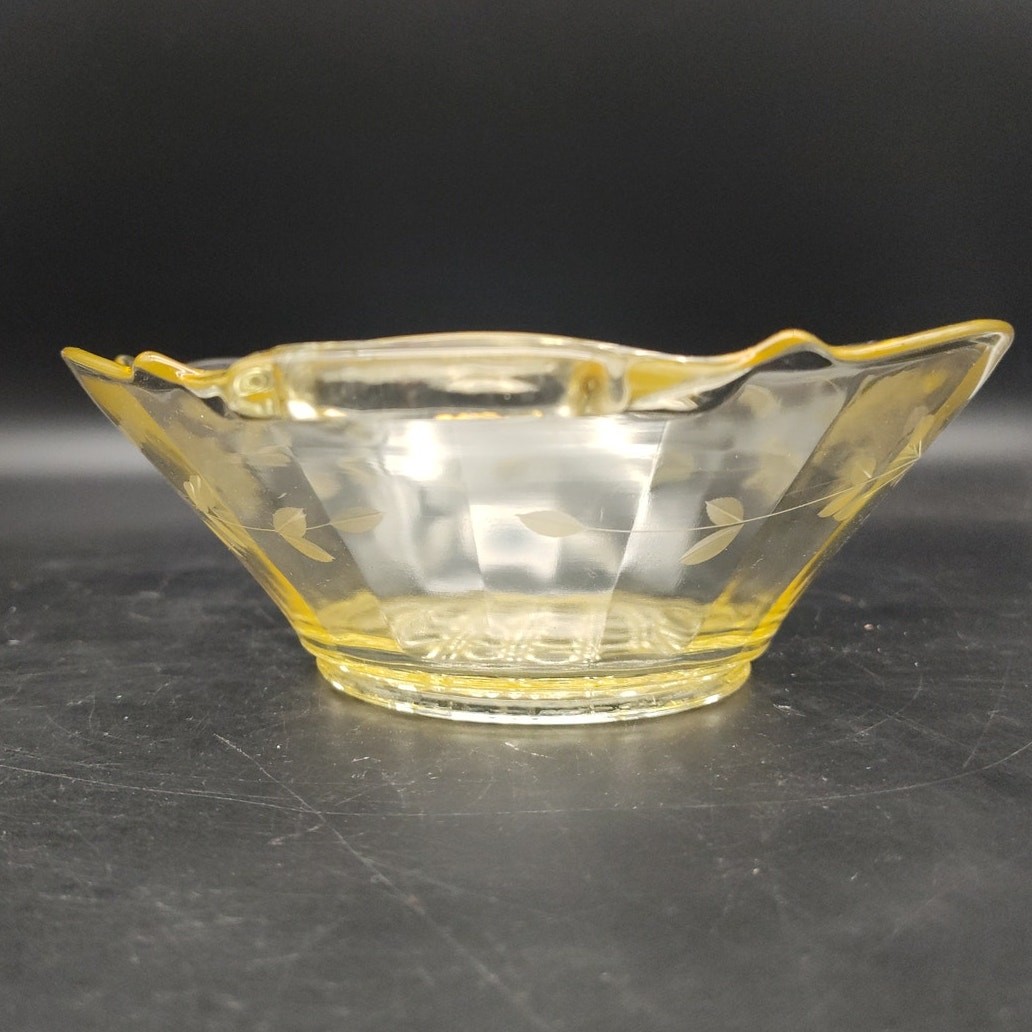 Vintage Etched Glass Serving Bowl w Handles Floral Star Pattern