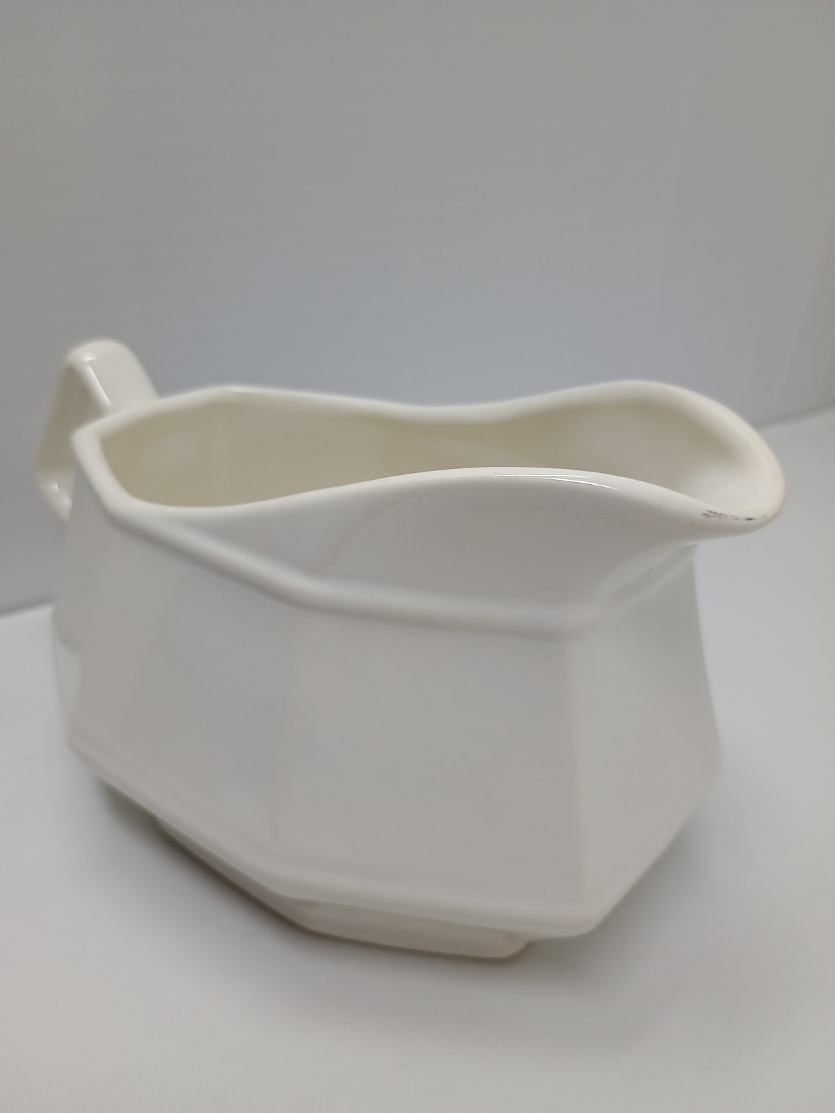 Vintage Homer Laughlin Colonial White Dover Gravy Boat Ivory White Ironstone