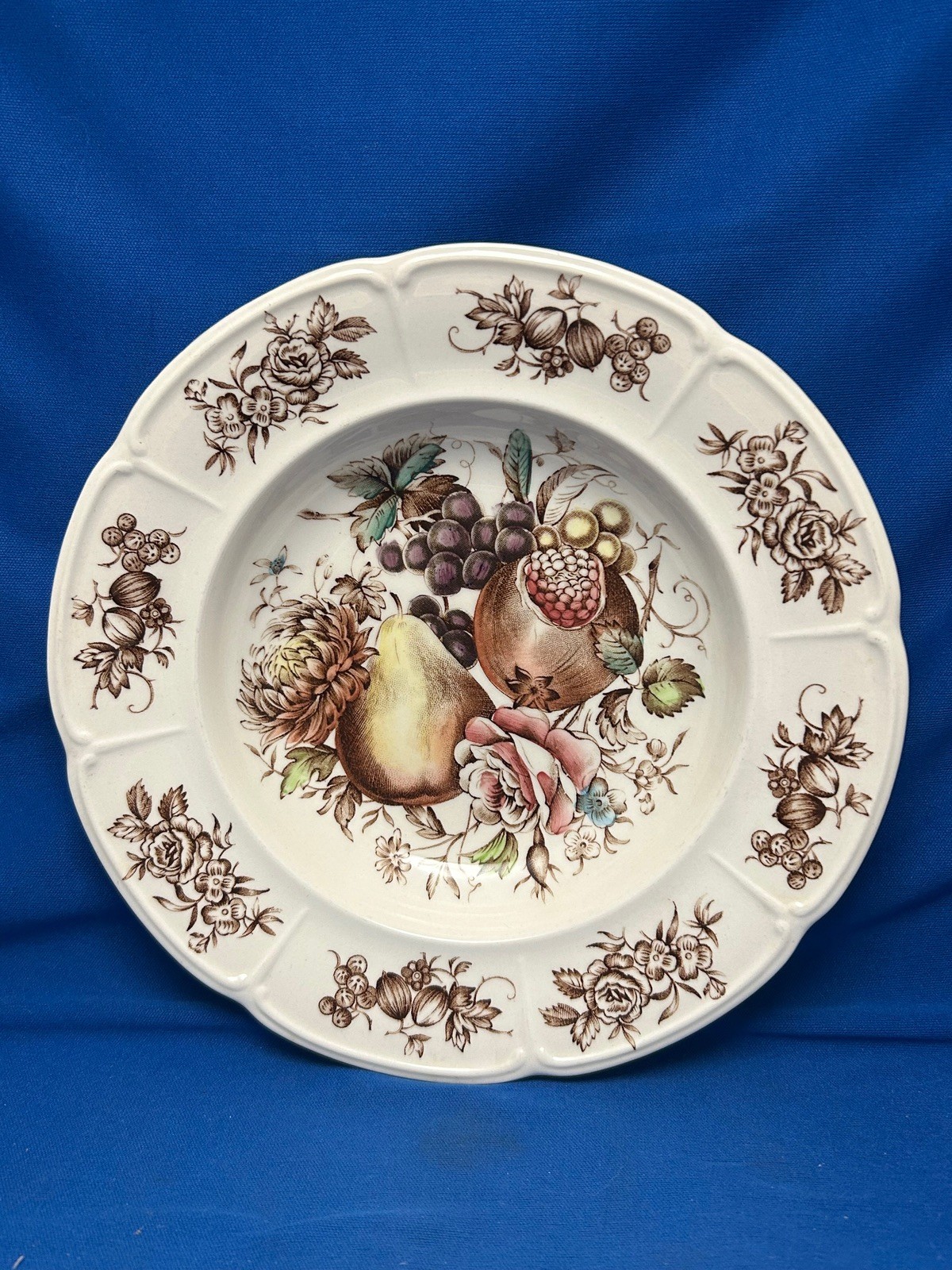 JOHNSON BROS WINDSOR WARE, WINDSOR FRUIT – SET OF 5 RIMMED SOUP PLATES 8” ENGL.
