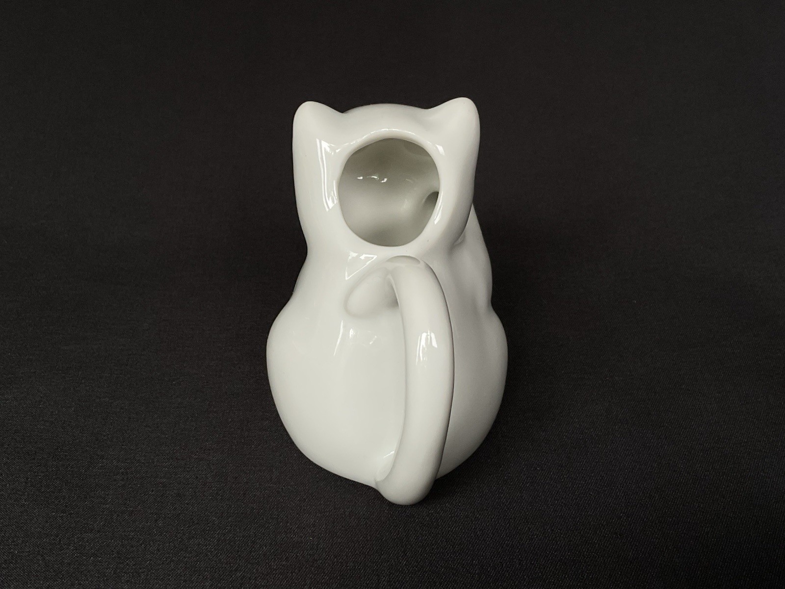 Porcelain Mini Cat Creamer Pitcher 3 Inches White Kitty HIC JAPAN Paw Spout
