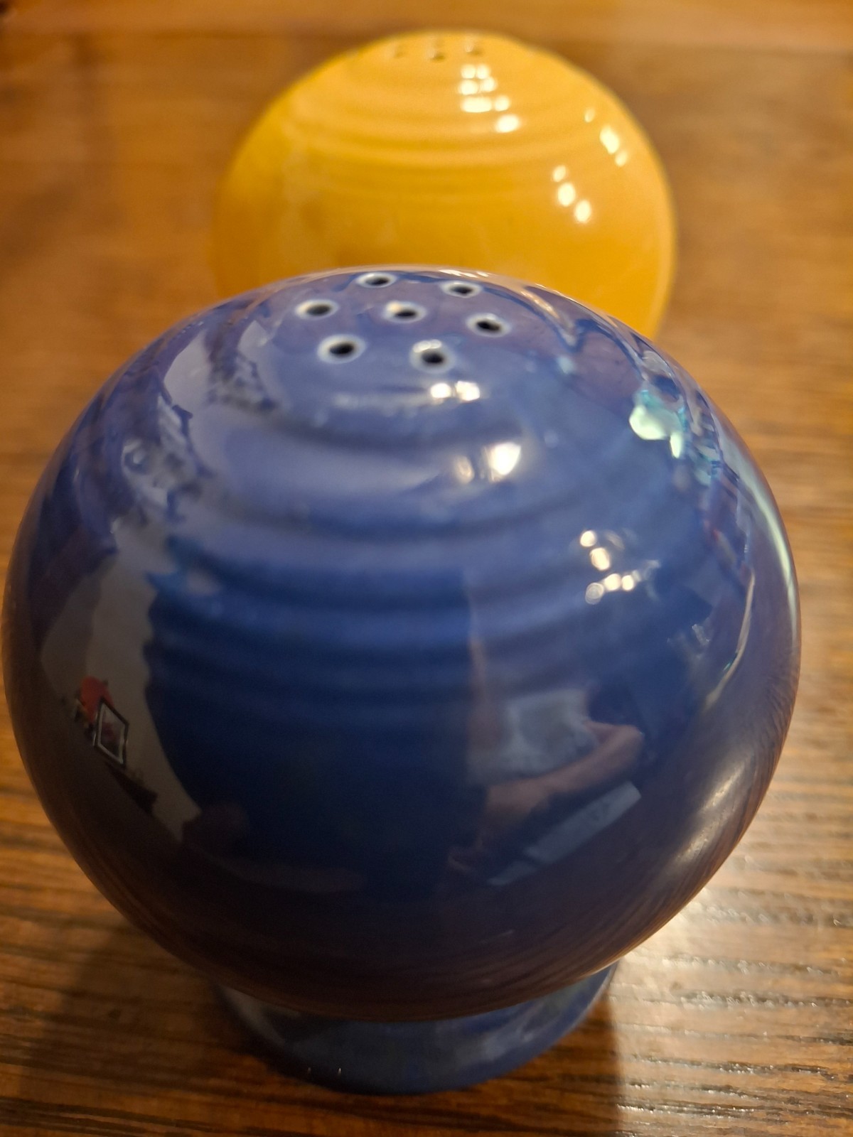 Vintage Homer Laughlin Fiestaware Lt Yellow & Cobalt Blue Ball Shakers (RT871)