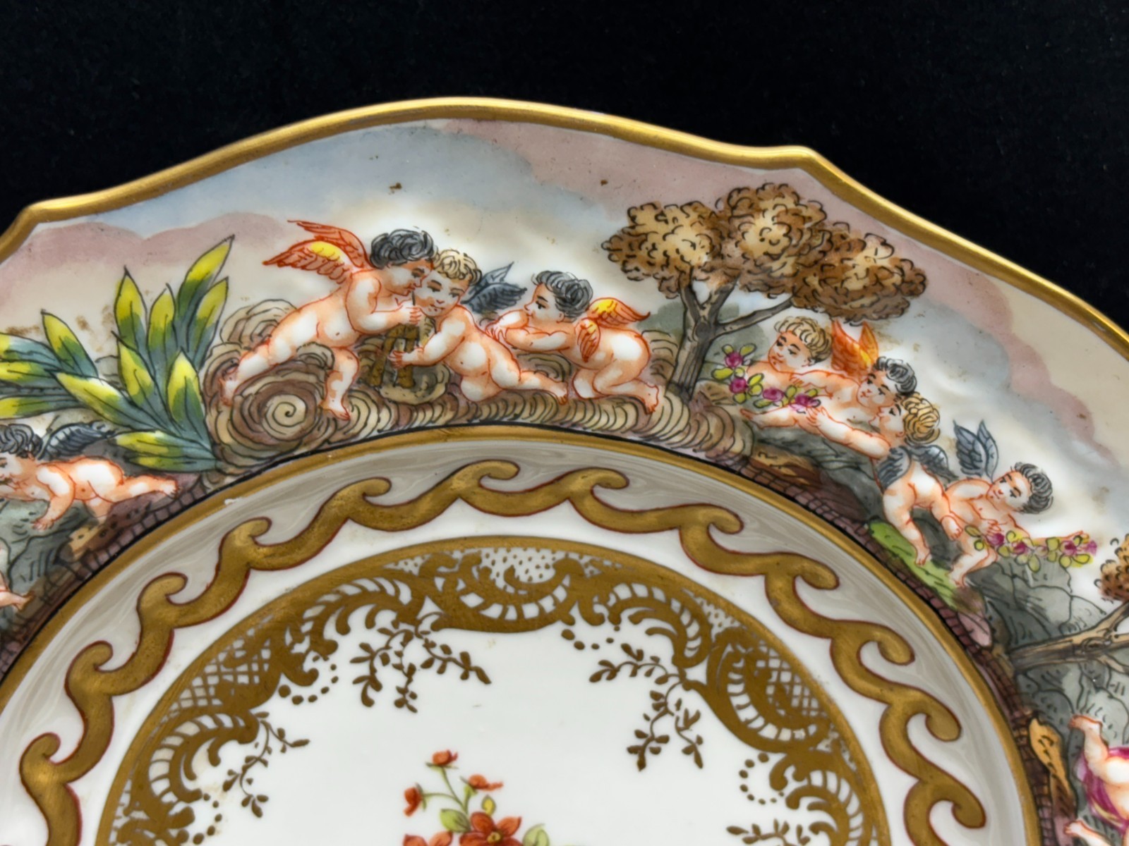 Capodimonte “CHERUBS” Antique Porcelain ~ Set of 3 ~ Dinner Plates ~ 10 1/4″